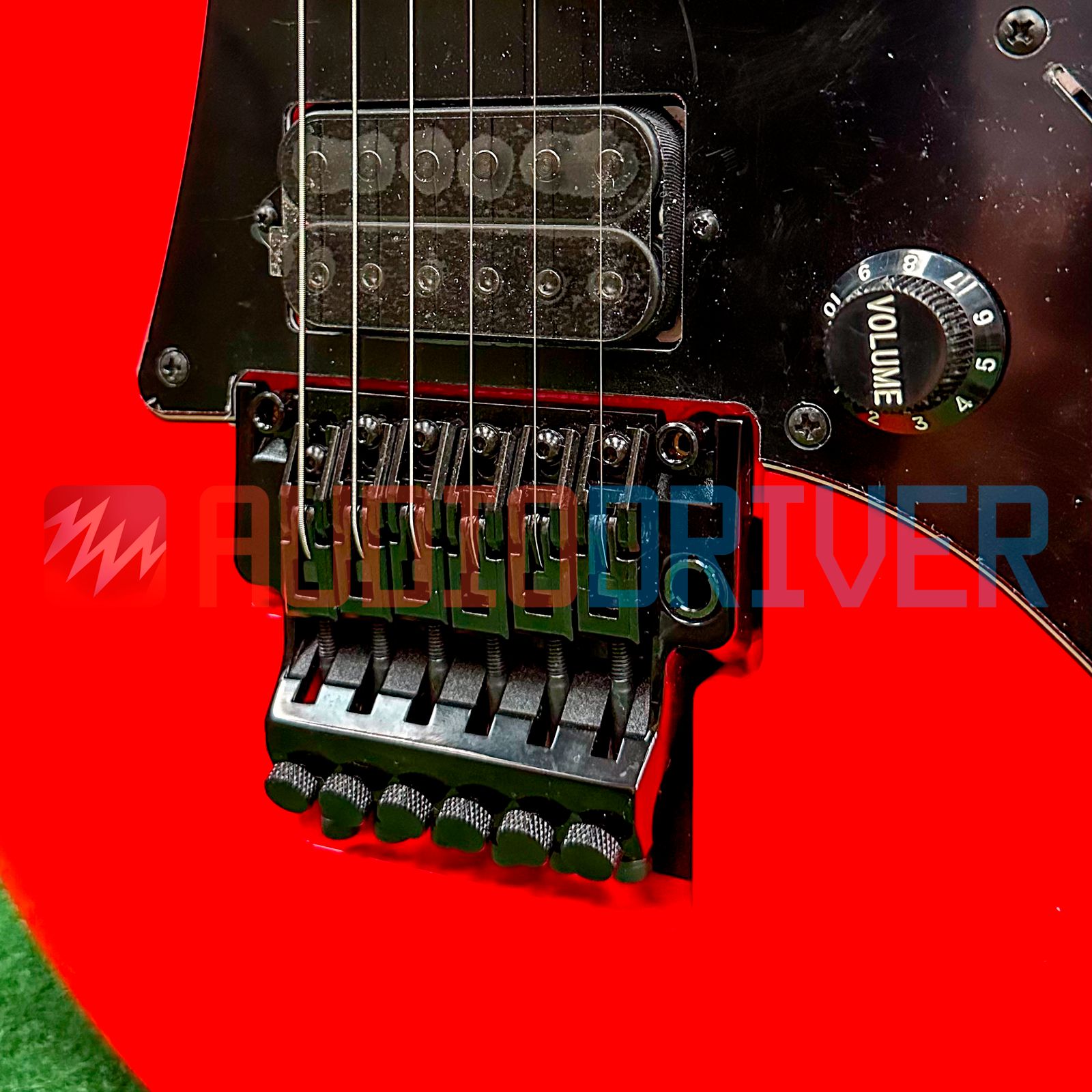 Guitarra Super Strato HSH Ibanez RG550 Road Flare Red com