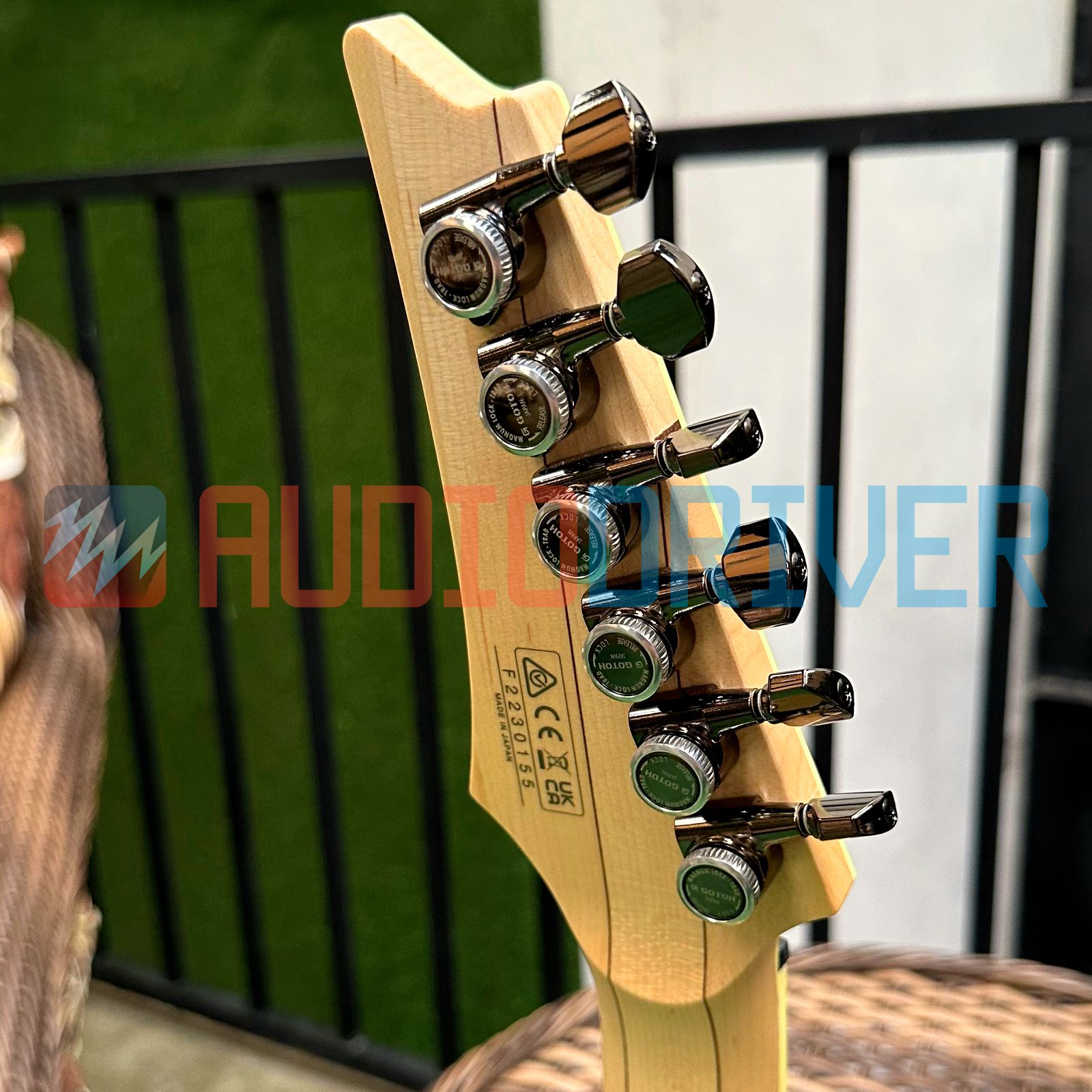 Guitarra Super Strato Japonesa Ibanez RG652AHMFX Royal Plum Burst