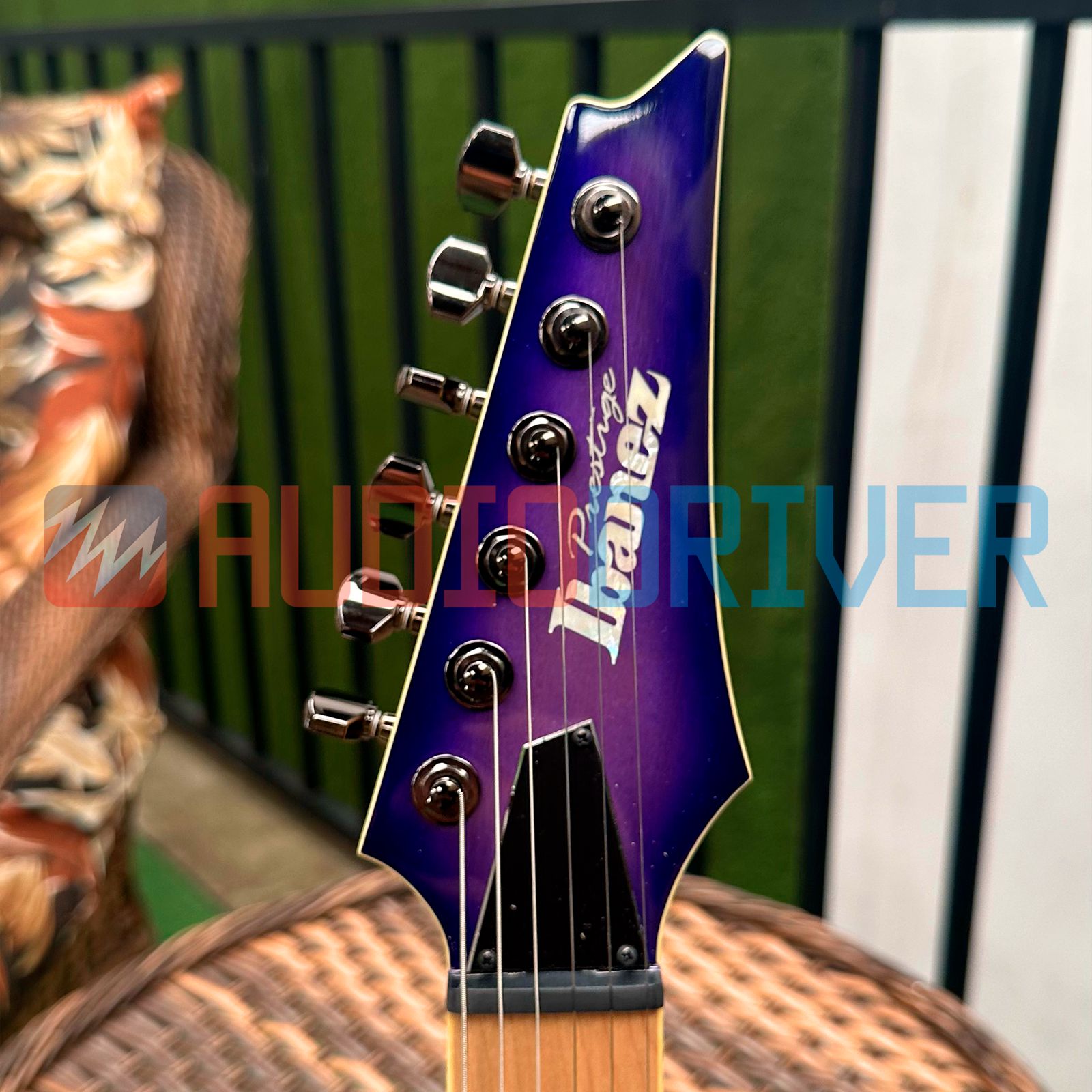 Guitarra Super Strato Japonesa Ibanez RG652AHMFX Royal Plum Burst