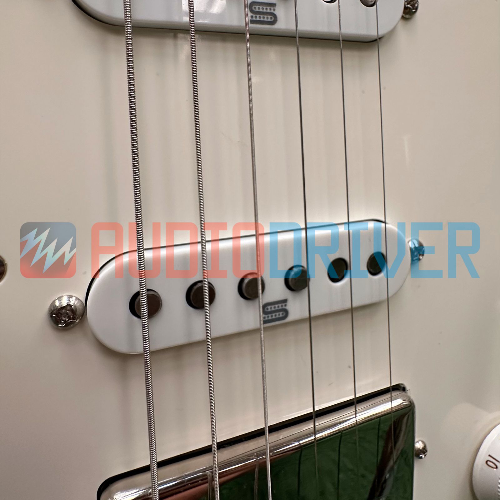 Guitarra Super Strato Japonesa Ibanez AZ2204NW Mint Green com Case