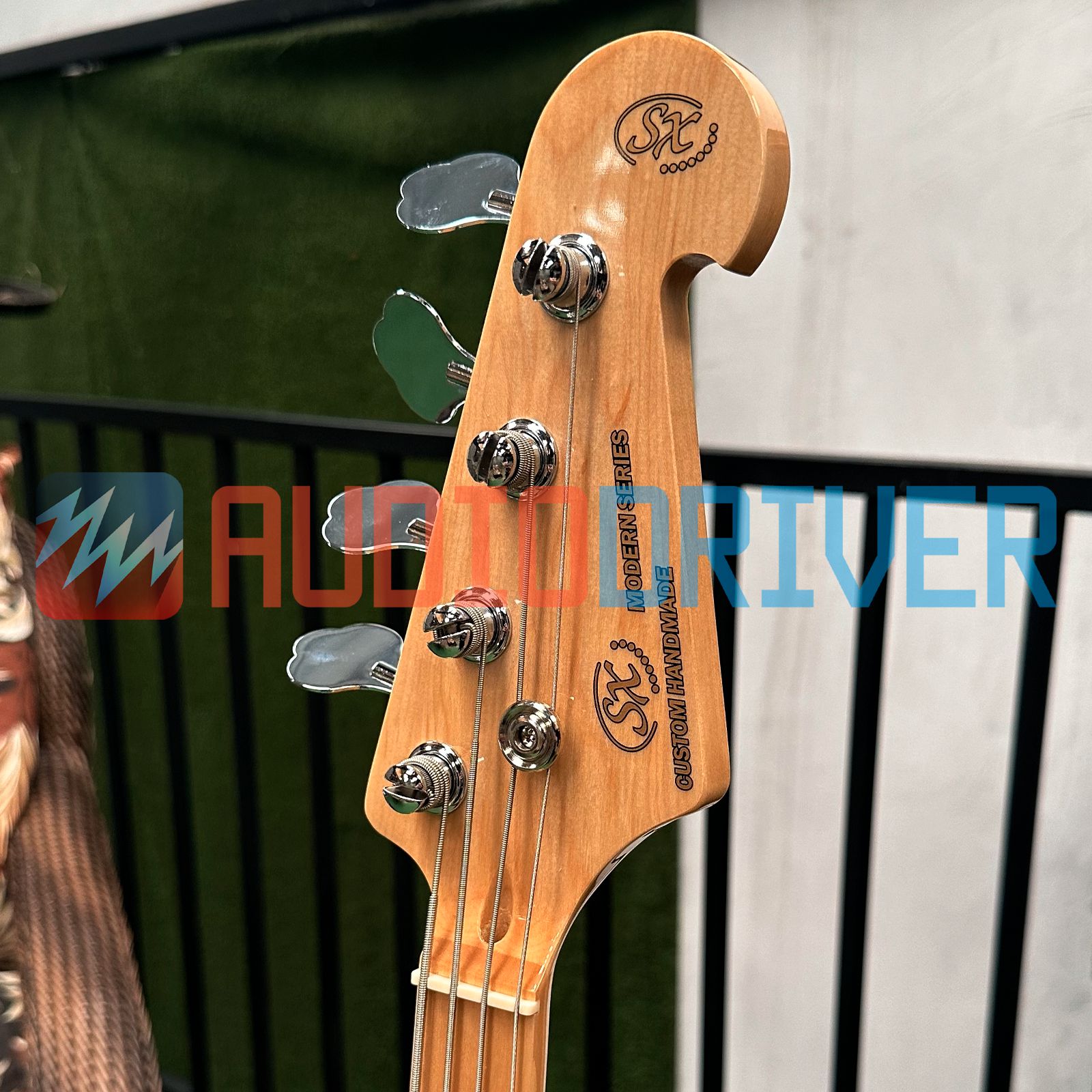 Baixo 4 Cordas Jazz Bass Passivo SX SBM-1 PT Pink Twilight