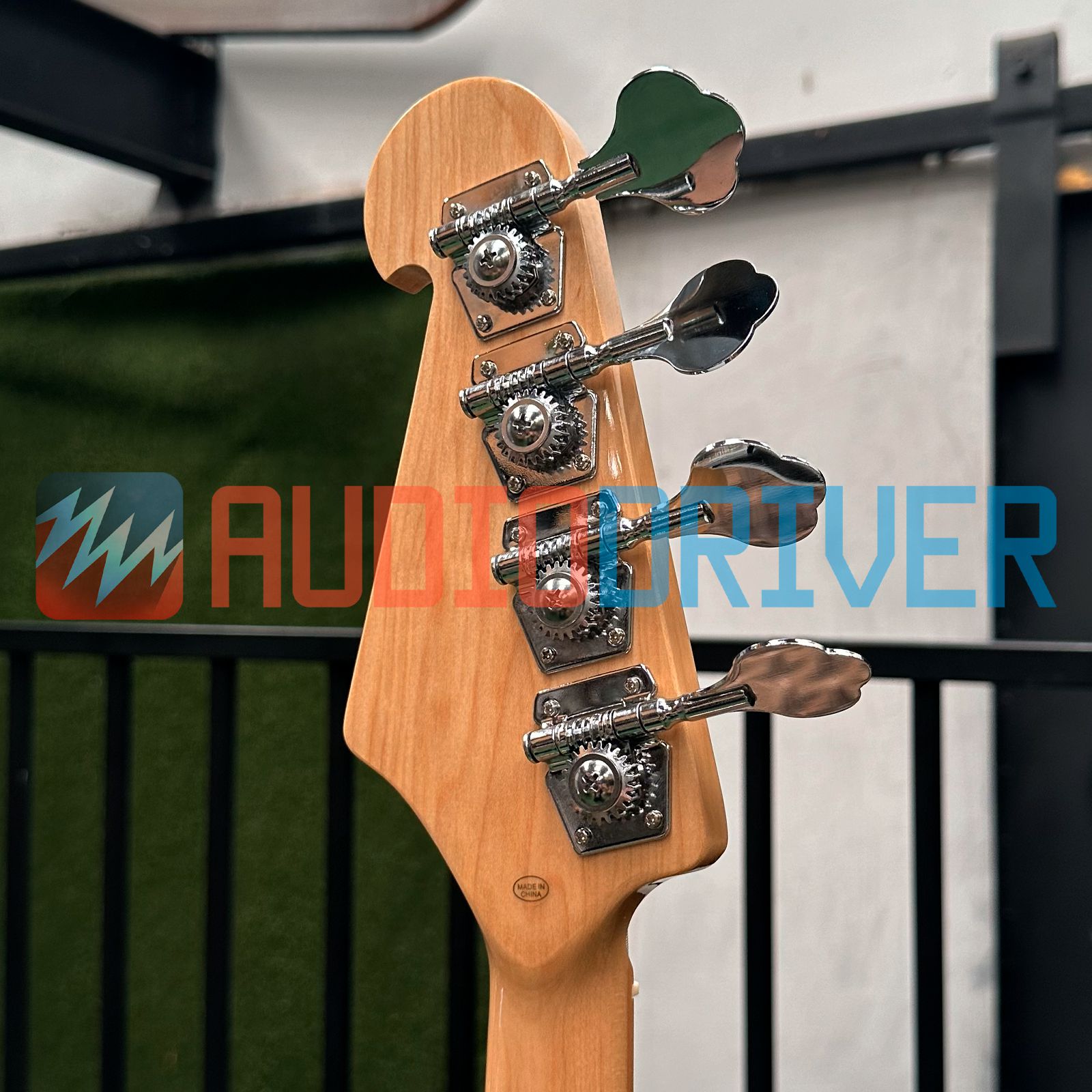 Baixo 4 Cordas Jazz Bass Passivo SX SBM-1 PT Pink Twilight