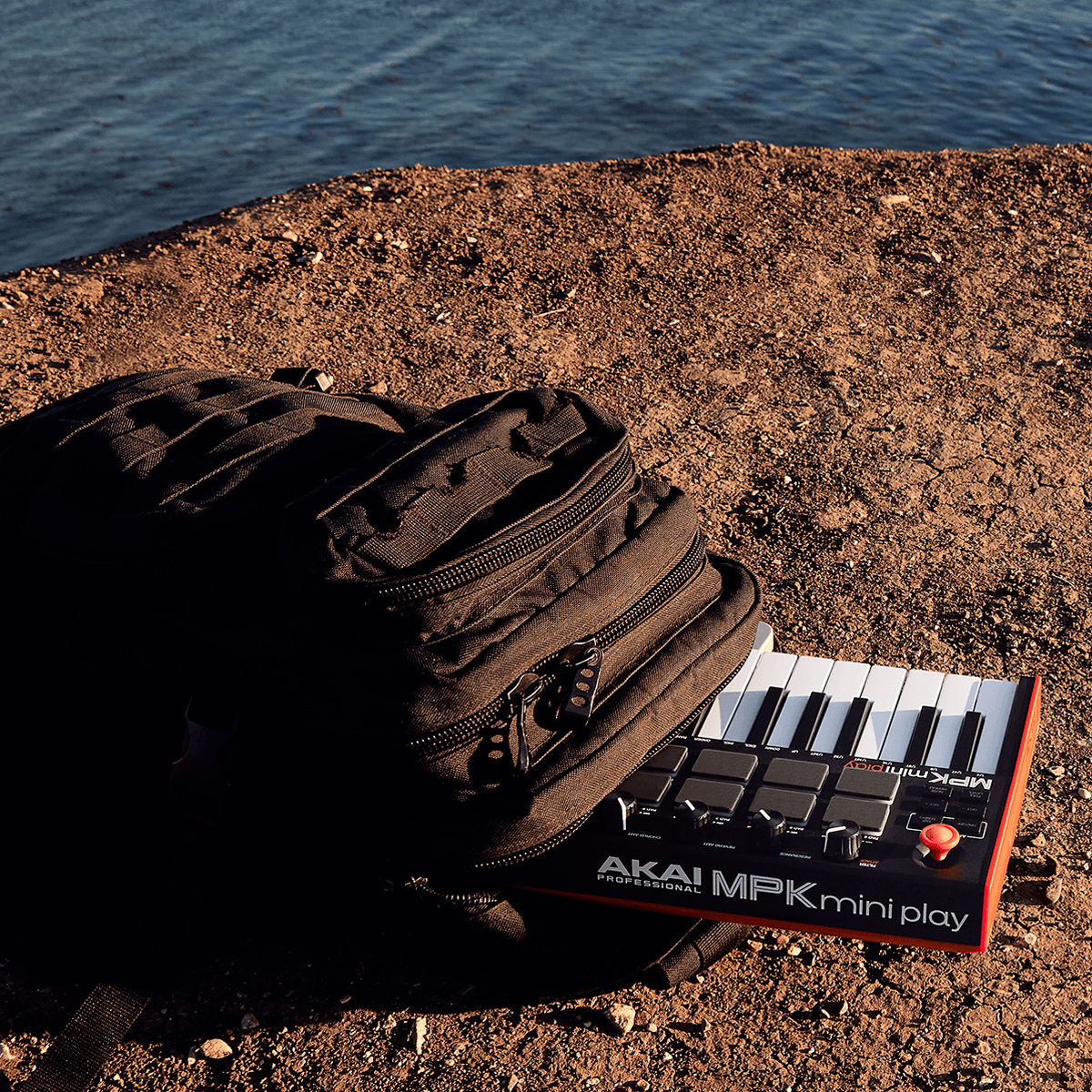AKAI MPK mini Play mk3: Controle MIDI com 25 Teclas, Pads e Alto