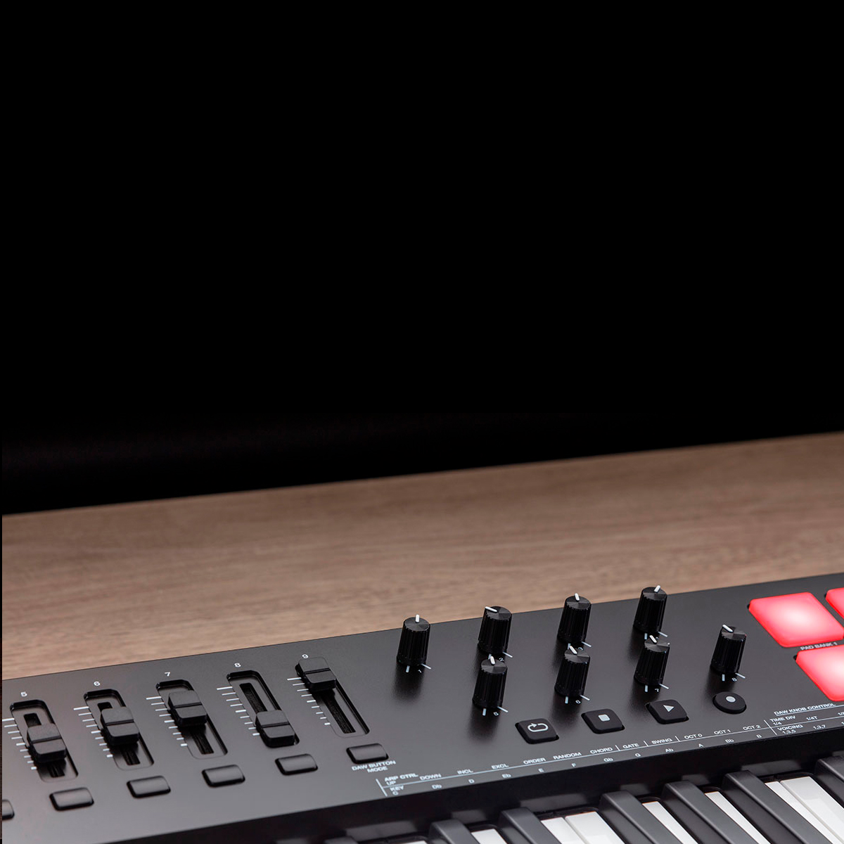 Teclado Controlador MIDI M-Audio Oxygen 61 Mk V – Precisão e