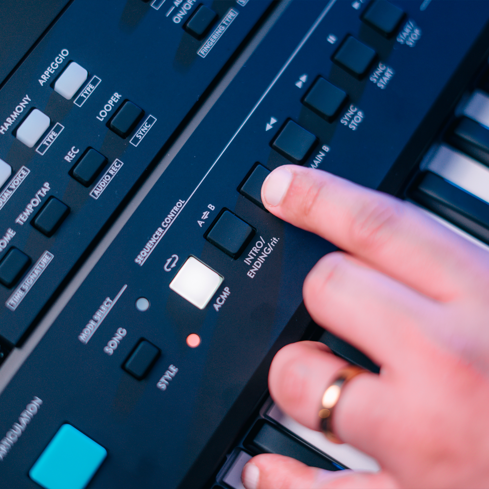 Teclado Yamaha PSR-E483: Transforme sua Música em Profissional