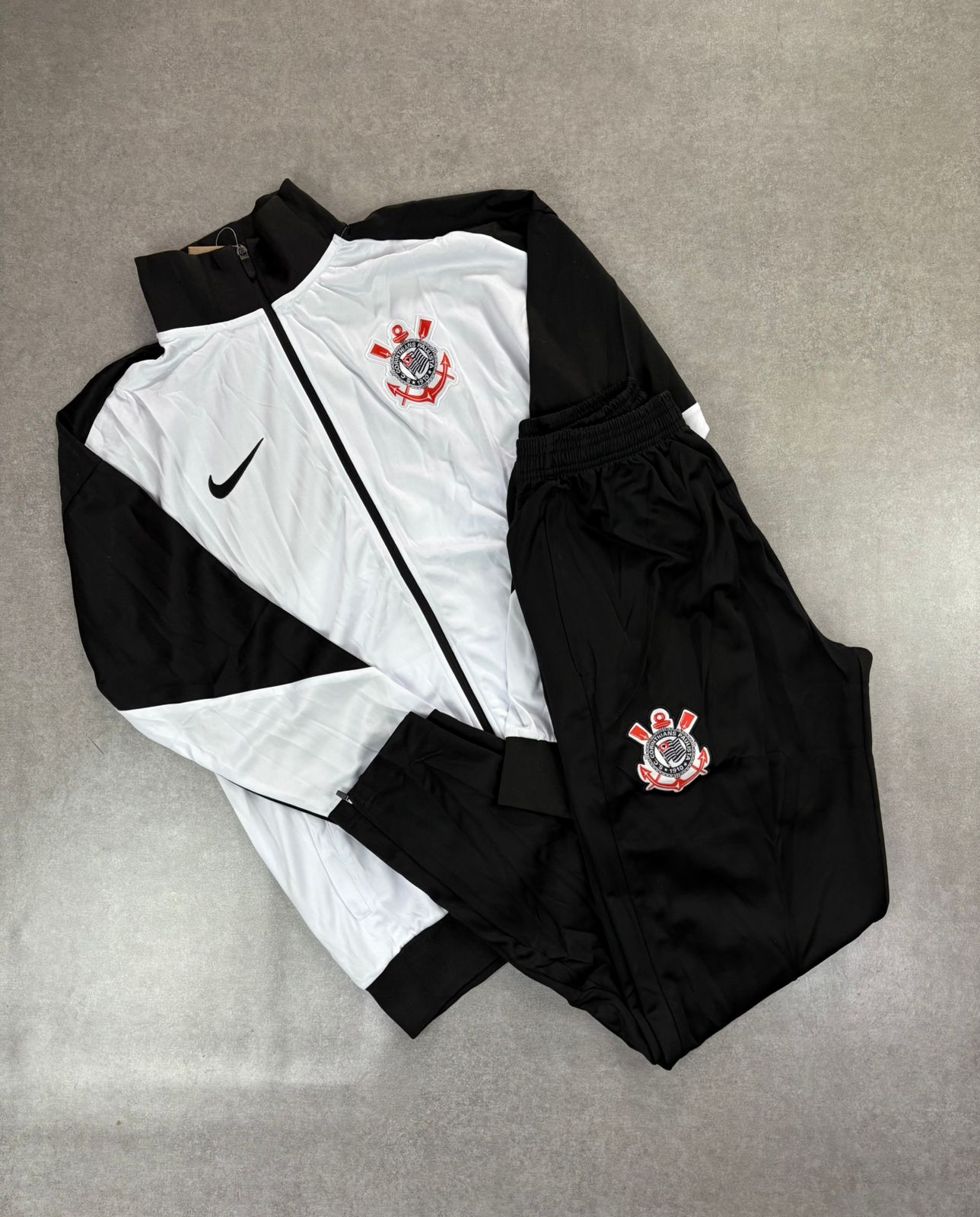 CONJUNTO DE TREINO CORINTHIANS PRETO/BRANCO 2024 - DA FANATICOS - Os ...