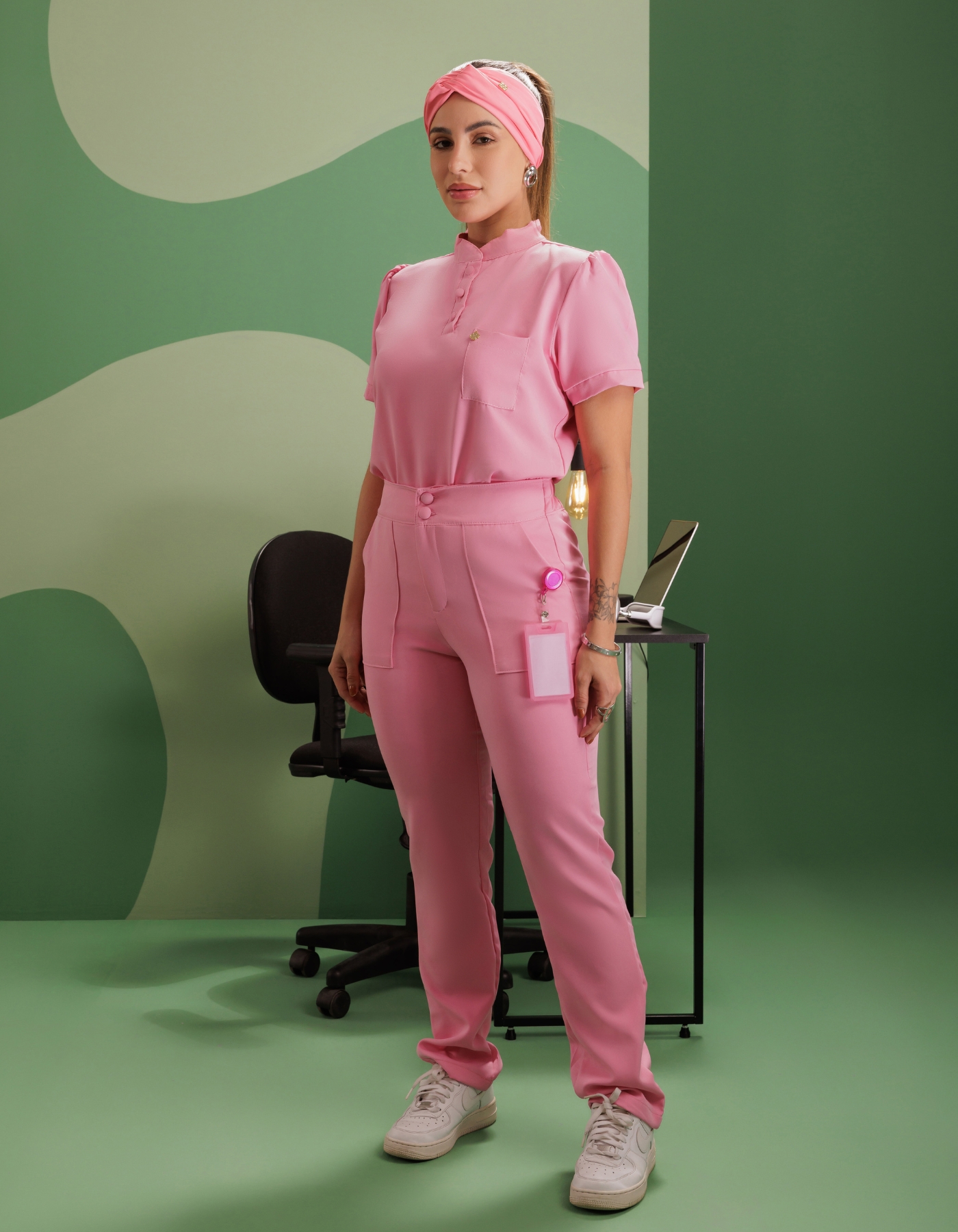 Scrub Feminino Emily Rosa Chiclete - Dra. Charm