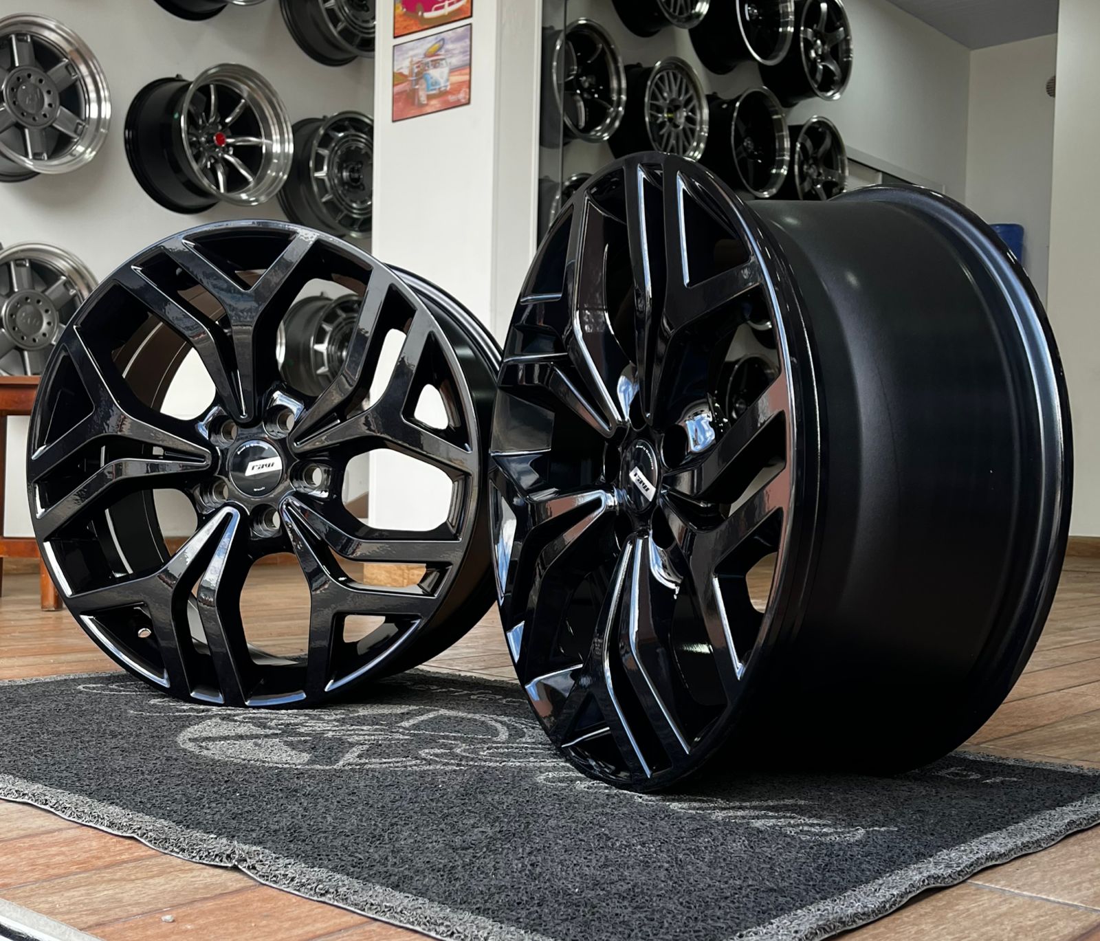 Rodas Range Rover RODAS VELAR RANGE ROVER ARO 20 Furação 5X120 PRETO - Perfecta Rodas