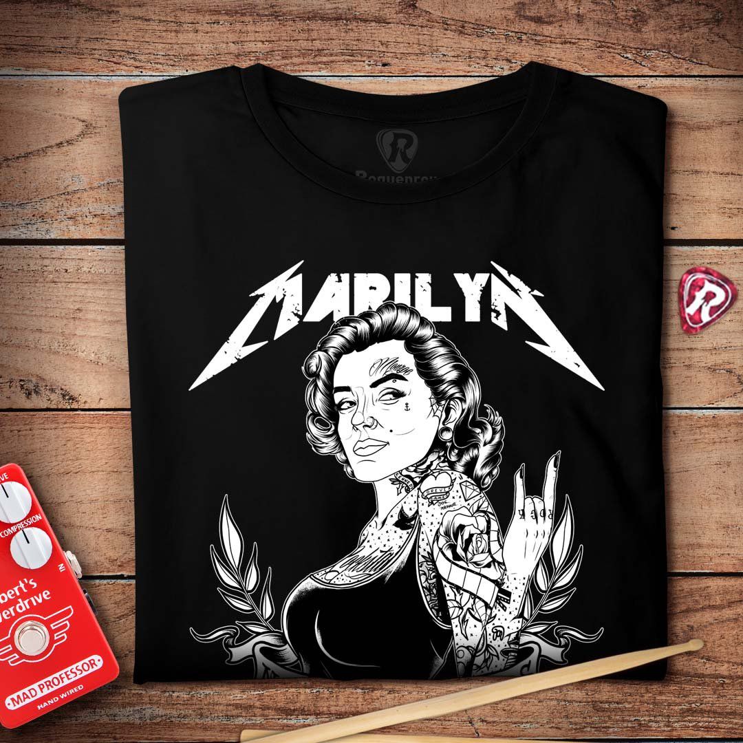 Camiseta Marilyn Monroe Rock Star para adulto com mangas curtas na cor preta Roquenrou Estampado na Veia