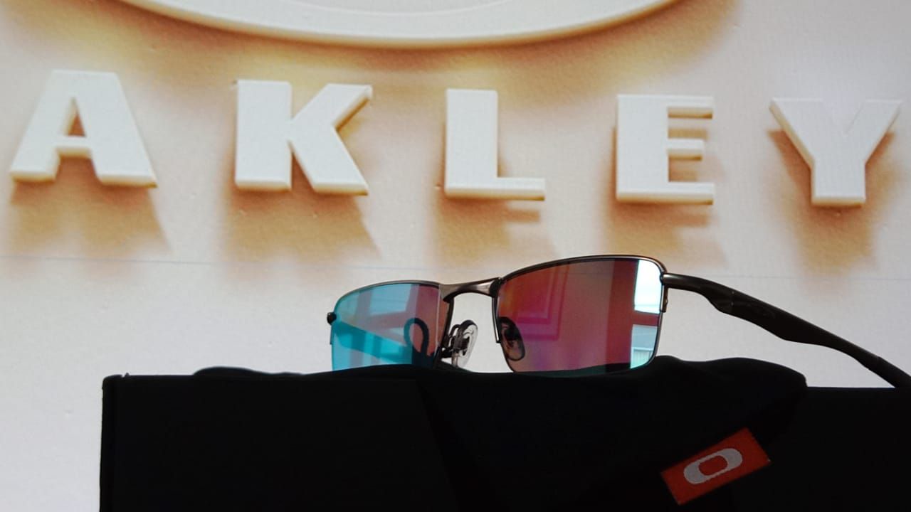 Oakley  Lupas, Moda, De moda