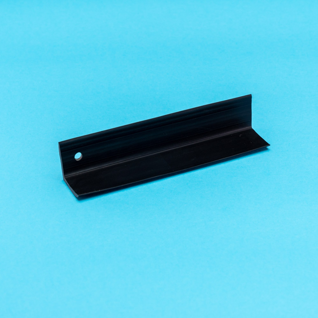 CANTONEIRA DE PVC 3×3CM (COR À DEFINIR) - 25M - ELEAR Distribuidora de ...