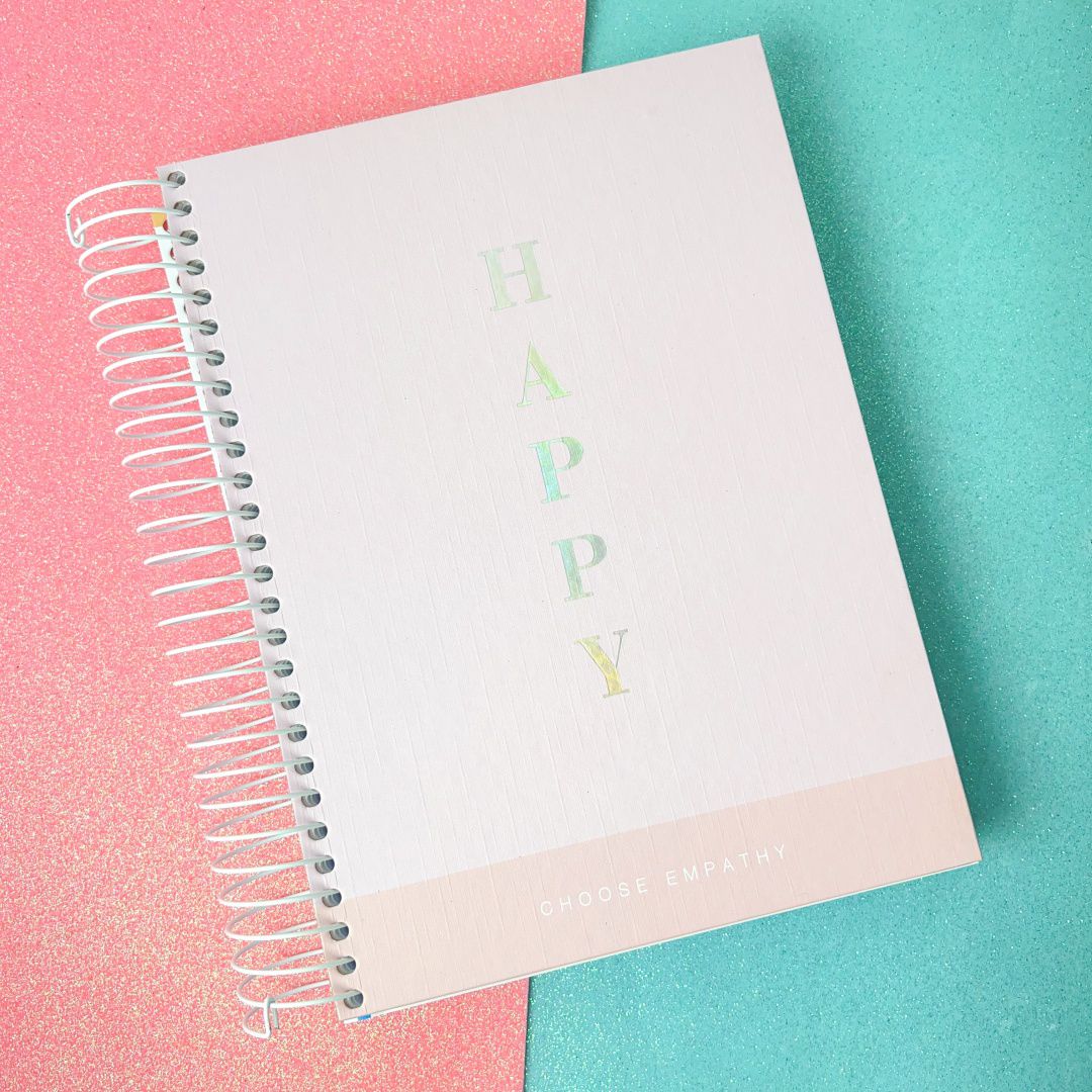 Caderno Happy - 20 Matérias - Meu Poá Papelaria