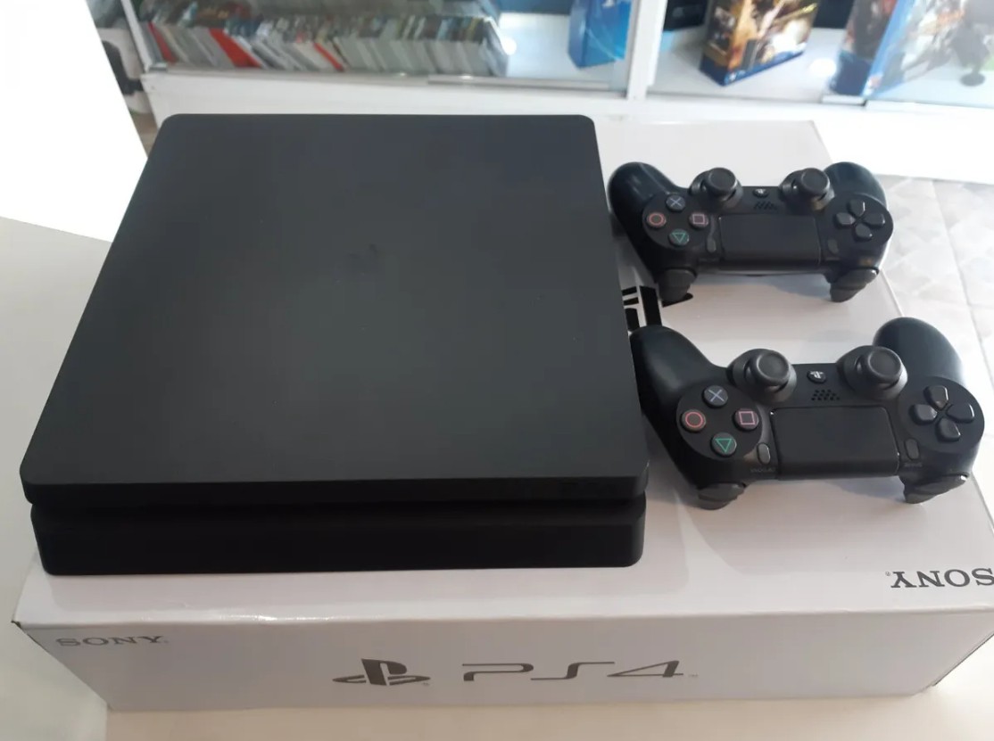 Console Ps4 Slim 1tb Console Playstation 4 + 2 Controles + 2 Jogos