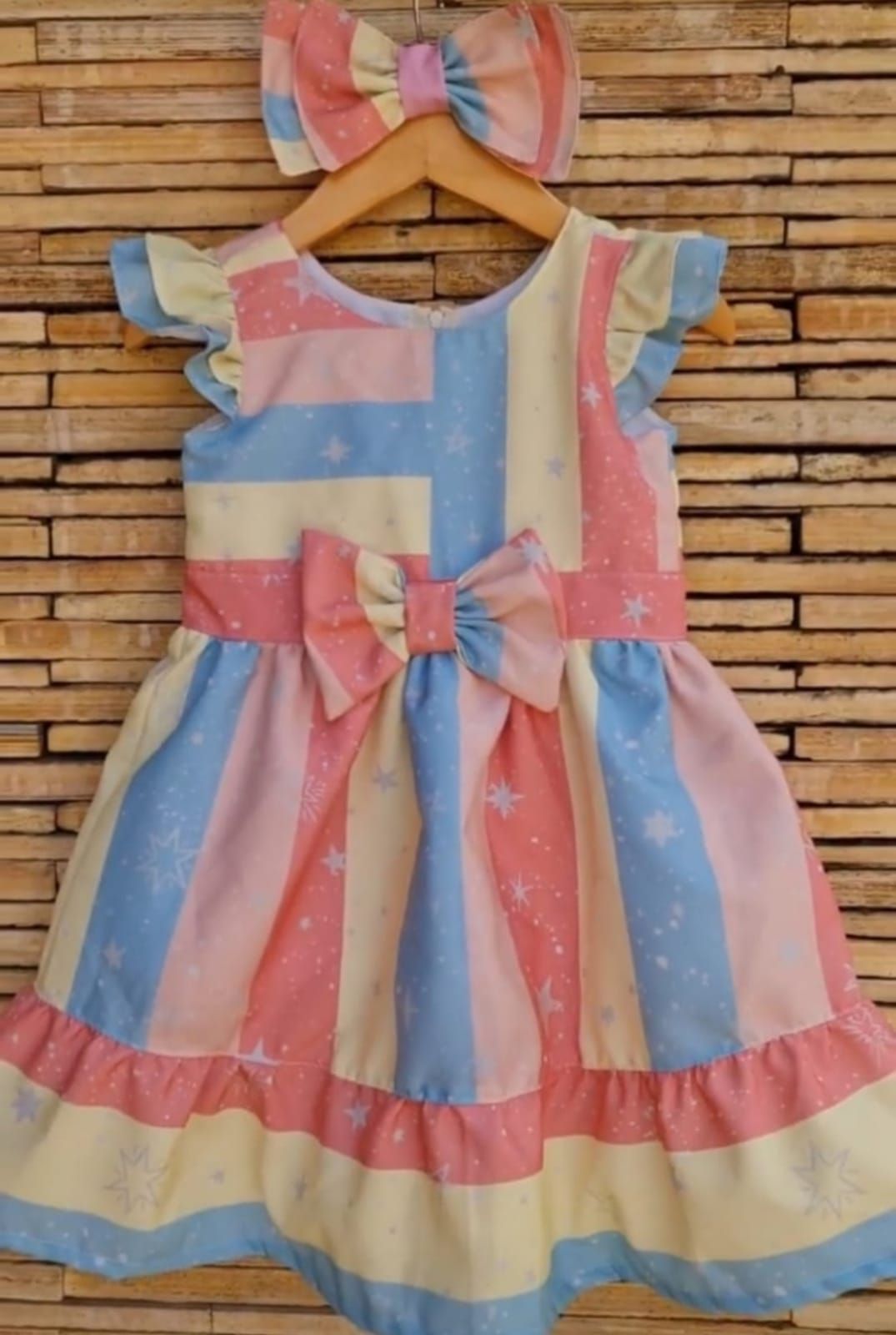 Vestido infantil sale listrado colorido