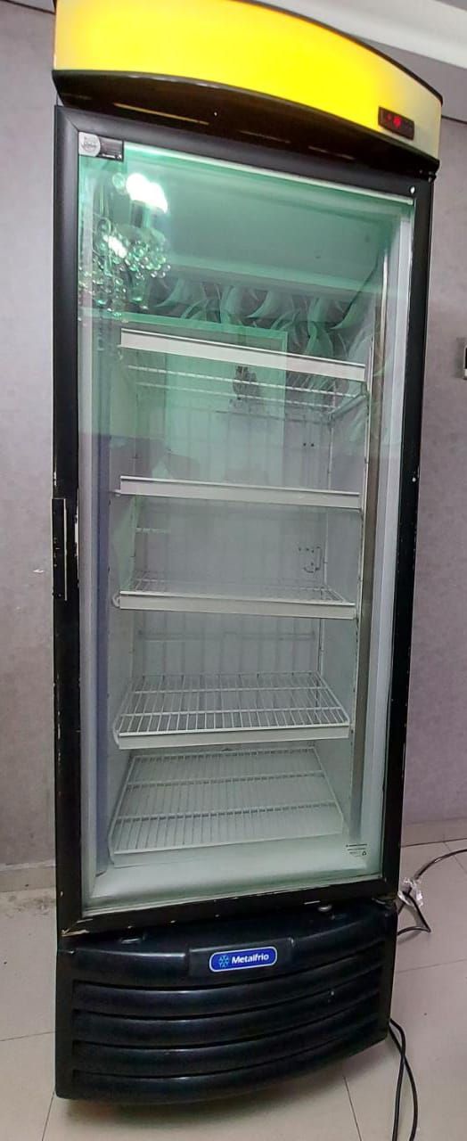Freezer Expositor Vertical 600 Lt 220V Metalfrio [Usado] Ilha das