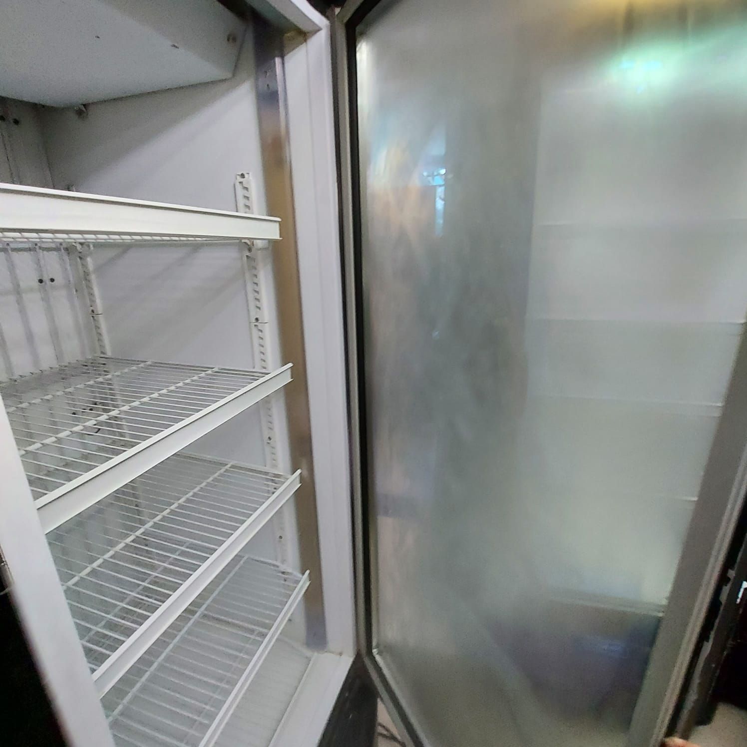 Freezer Expositor Vertical 600 Lt 220V Metalfrio [Usado] Ilha das