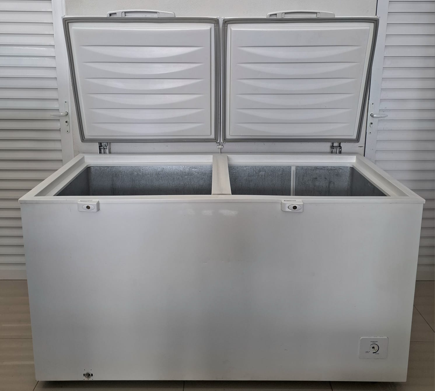 Freezer Horizontal Electrolux H550 2 Portas 550 Litros 127V [Usado ...