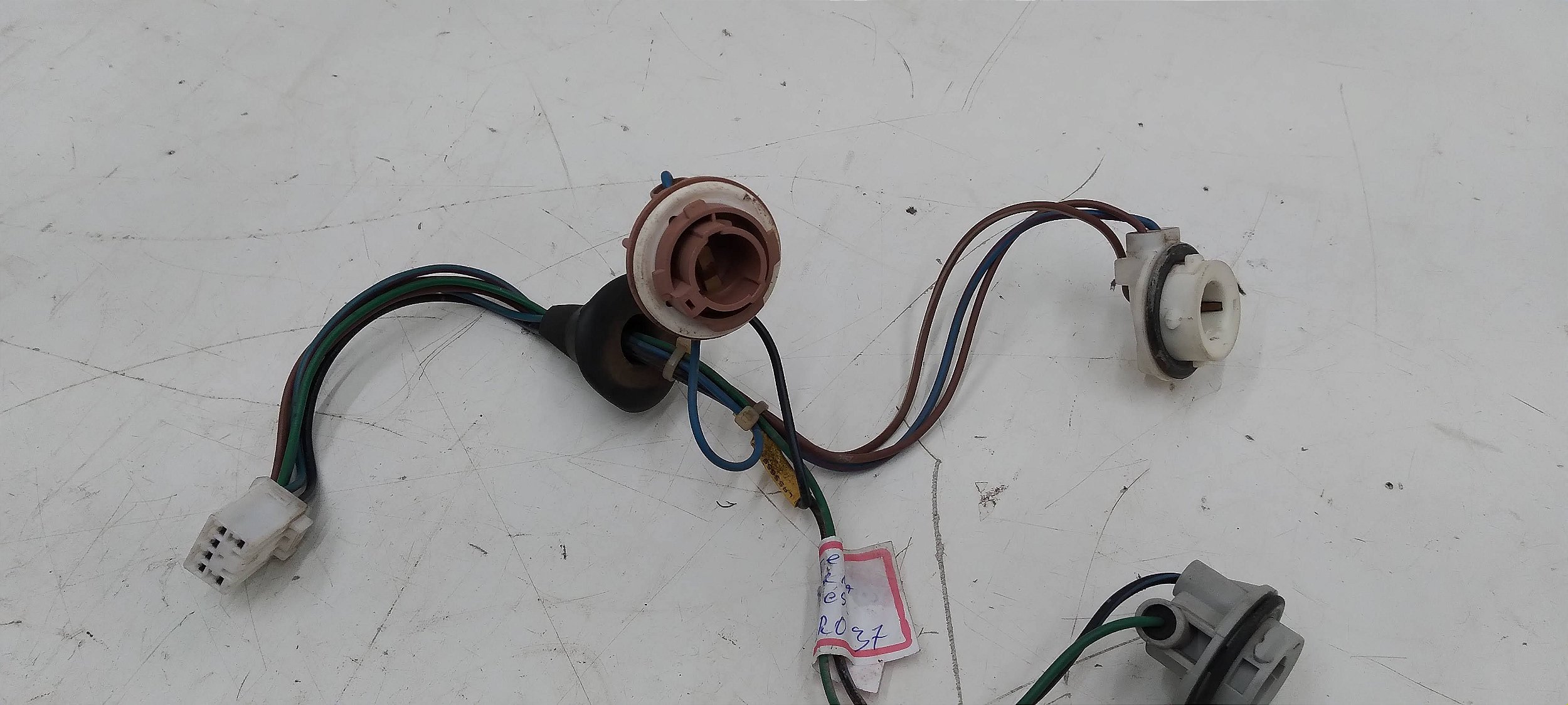 CHICOTE LANTERNA ESQUERDA OMEGA AUSTRALIANO 3.8 03 Mega EcoPeças