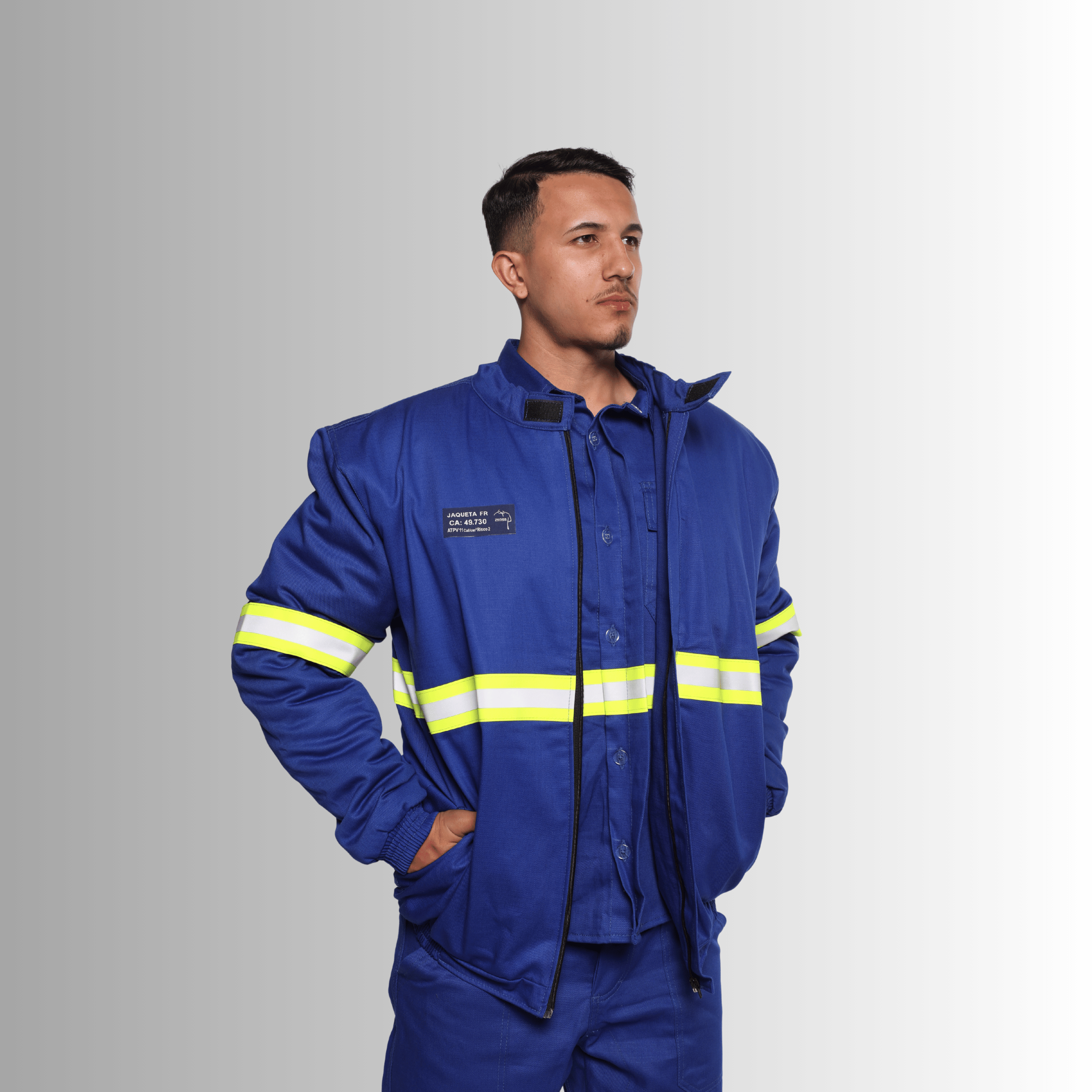 COSTUME NATIONAL コスチュームナショナル　ネイビースーツ　44 Jaqueta NR10 Antichamas - Zengo Uniformes