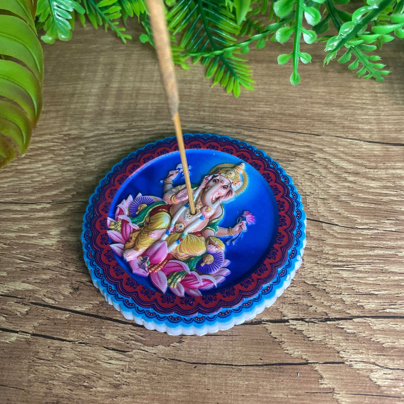 Incensário Redondo Resina Ganesha - Azul e Vermelho imagem 2