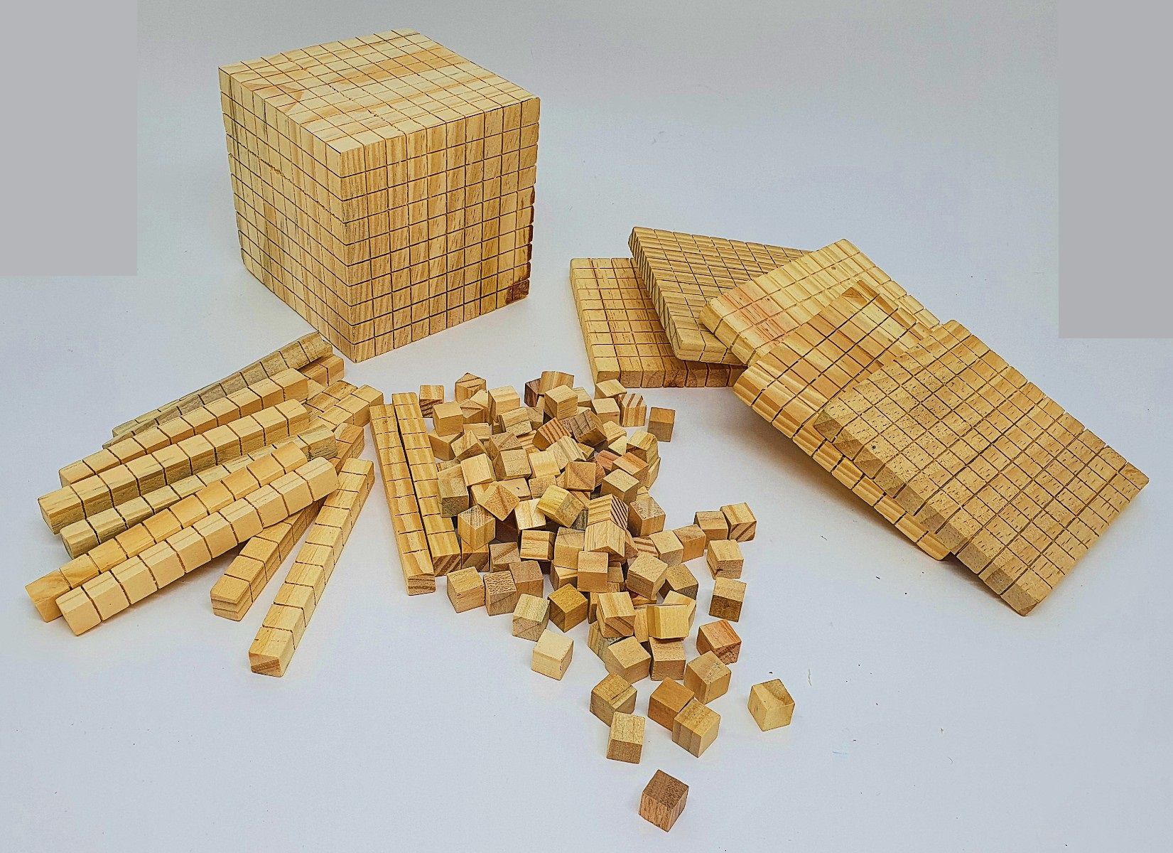 Material Dourado 611 Peças Caixa Madeira Sonho de Criança - Papelaria ...