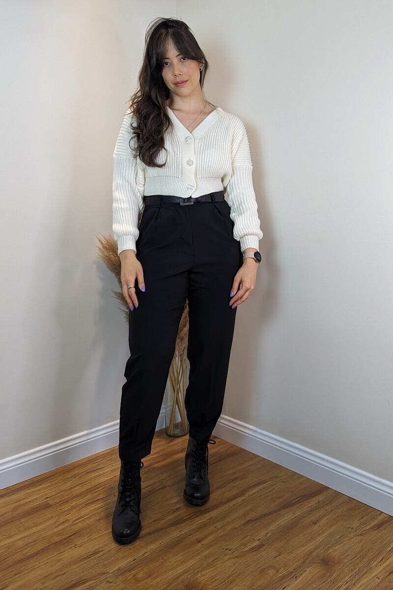 Calça cenoura com fechamento zíper no tornozelo - Clothes 4U