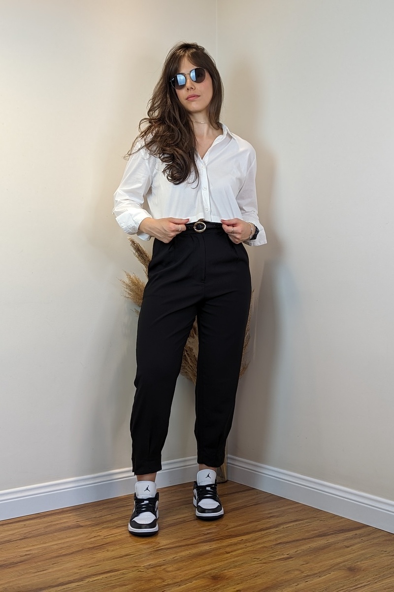Calça cenoura com fechamento zíper no tornozelo - Clothes 4U