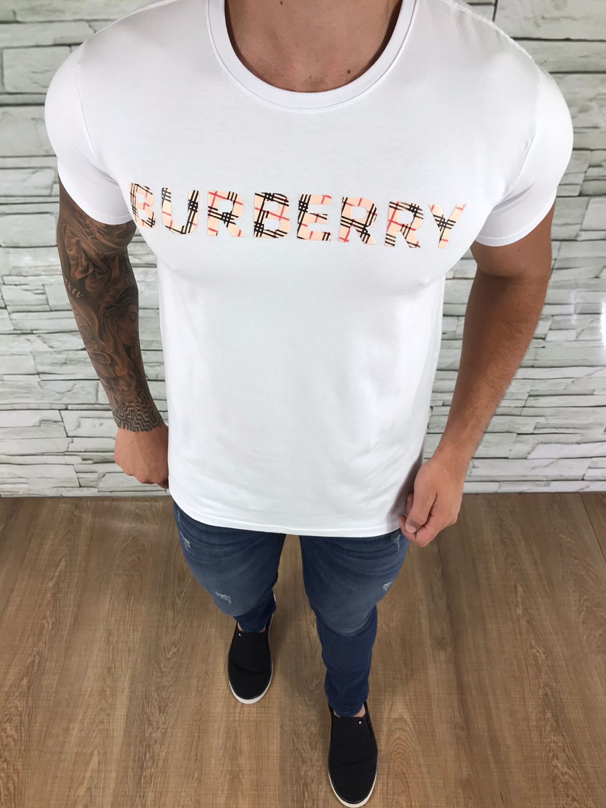 Camiseta Masculina BURBERRY Branco CHESS - MAGAZINE - Moda, calçados,  acessórios; eletrônicos; ferramentas; esporte e fitness; joias; pet;  suplementos; brinquedos;