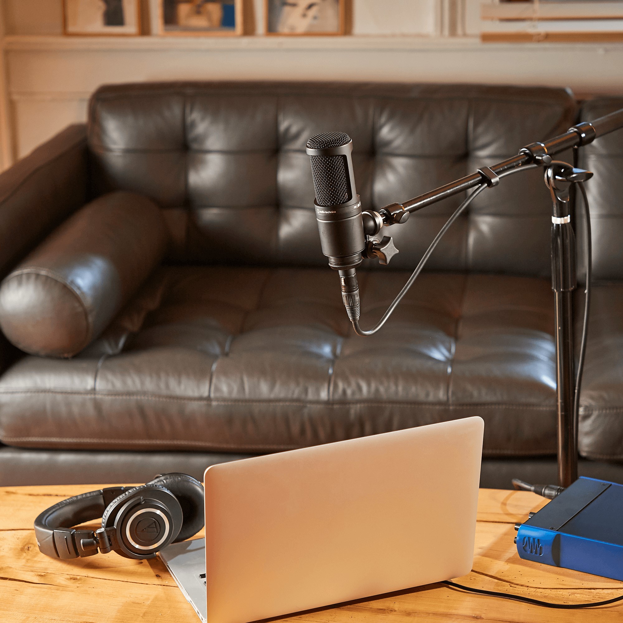 Microfone Condensador Profissional Audio Technica AT2020 - O