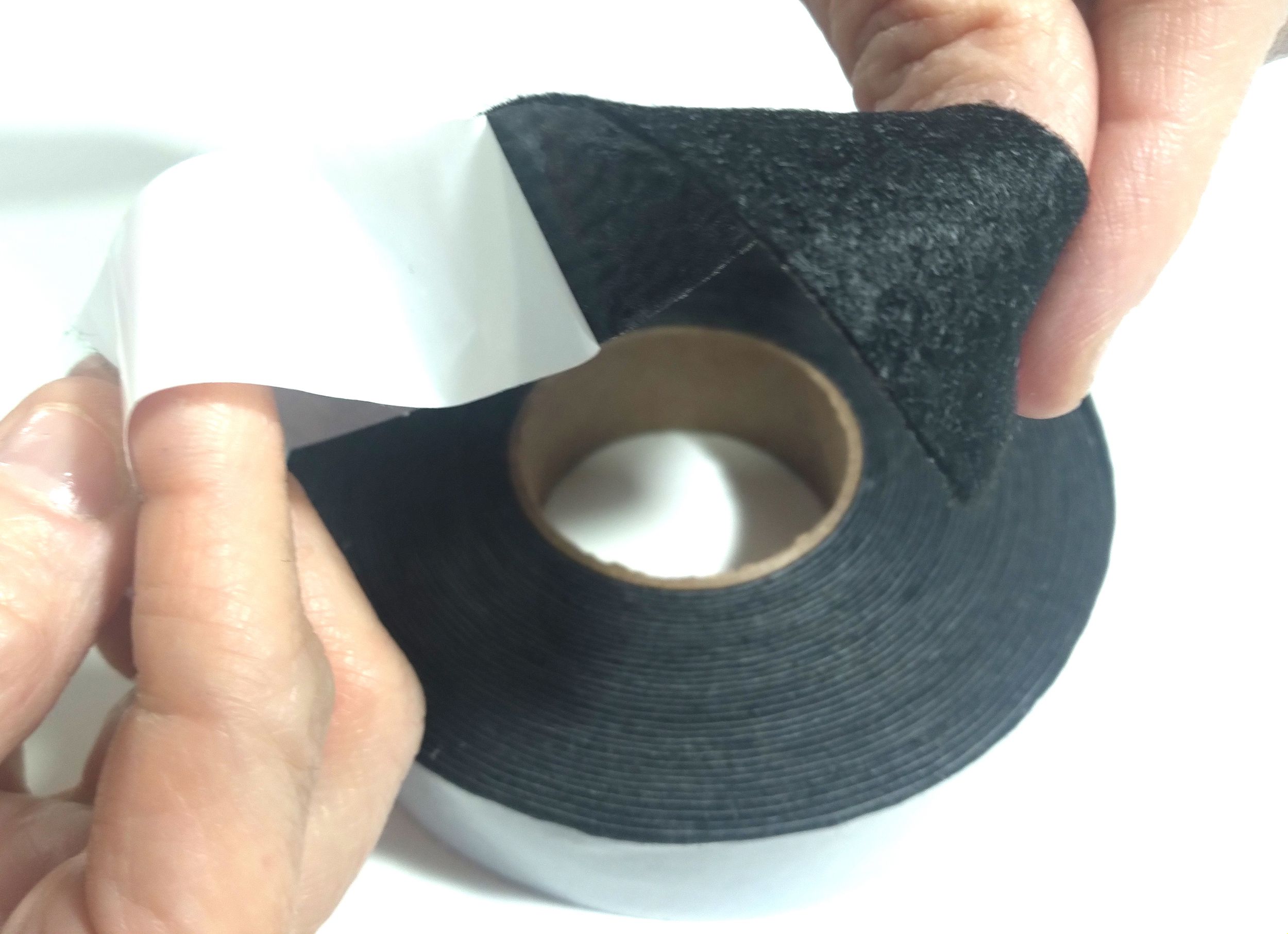 Lavagna In Feltro Autoadesiva 30x30 Cm - Confezione Da 6 Pannelli Con 35 Puntine, Bacheca Modulabile Per Foto E Promemoria (Nero)