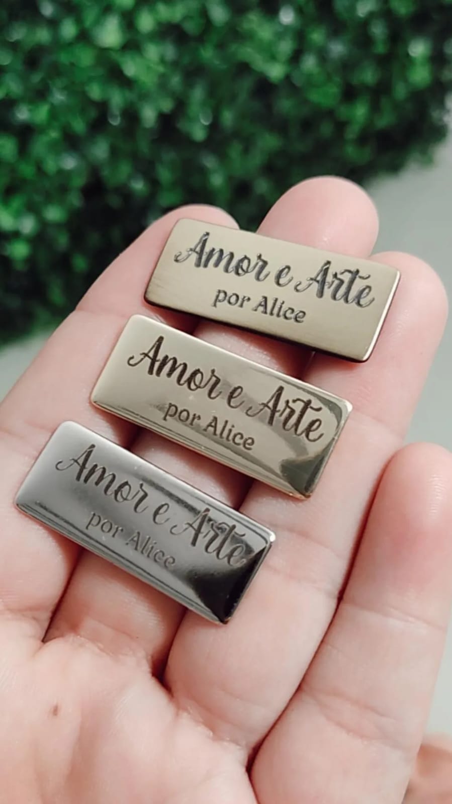 Plaquinha de Metal Personalizada com Garra - Amor Gráfico