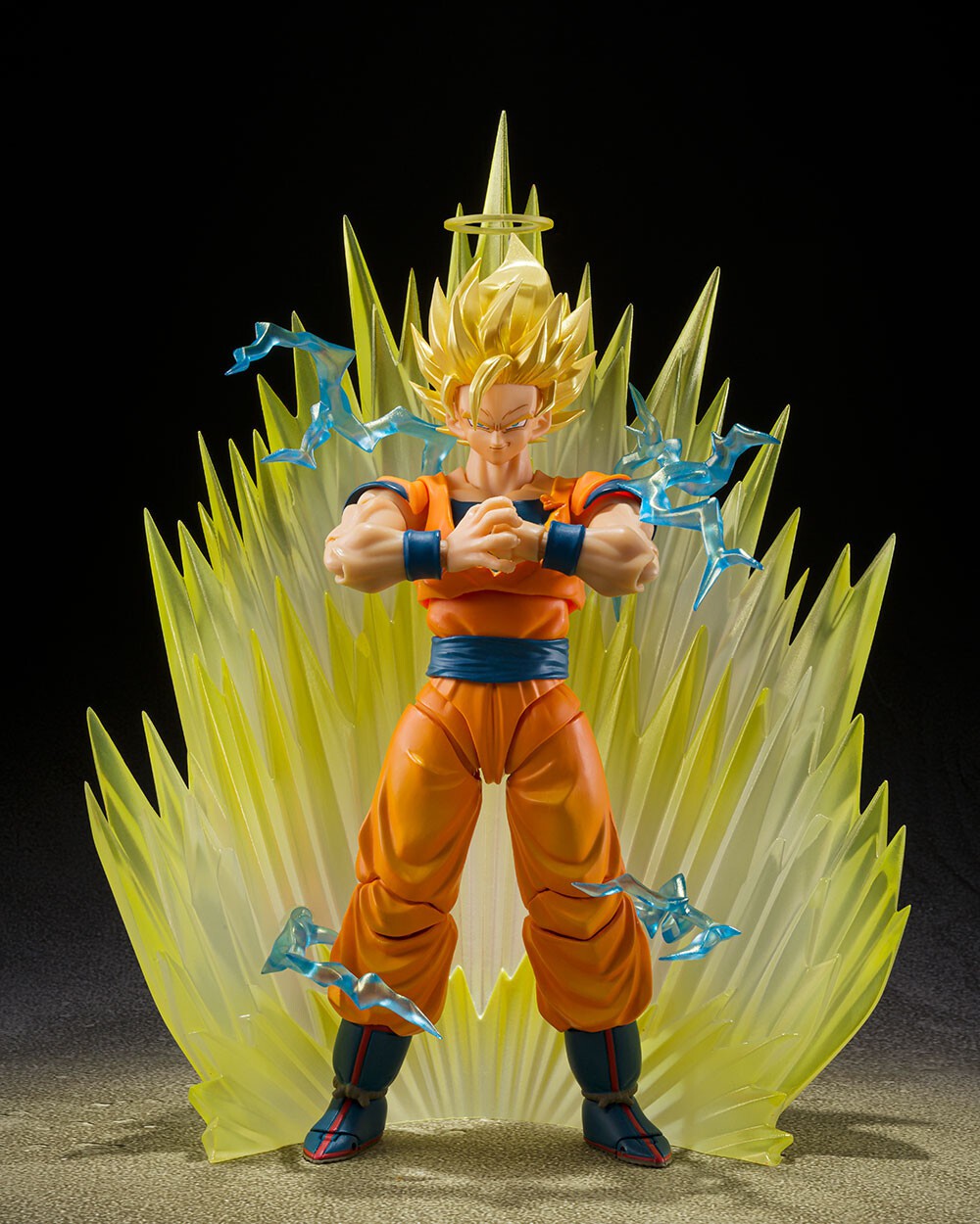 Figura Dragon Ball Z Goku Super Sayajin Super Master Bandai