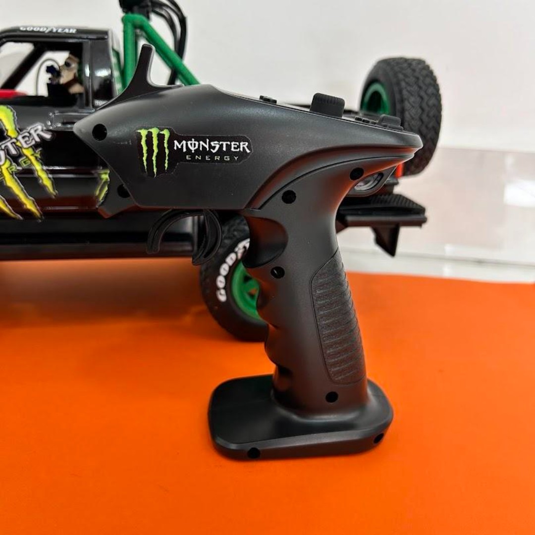 Carrinho de controle remoto automodelo - Colossus Monster