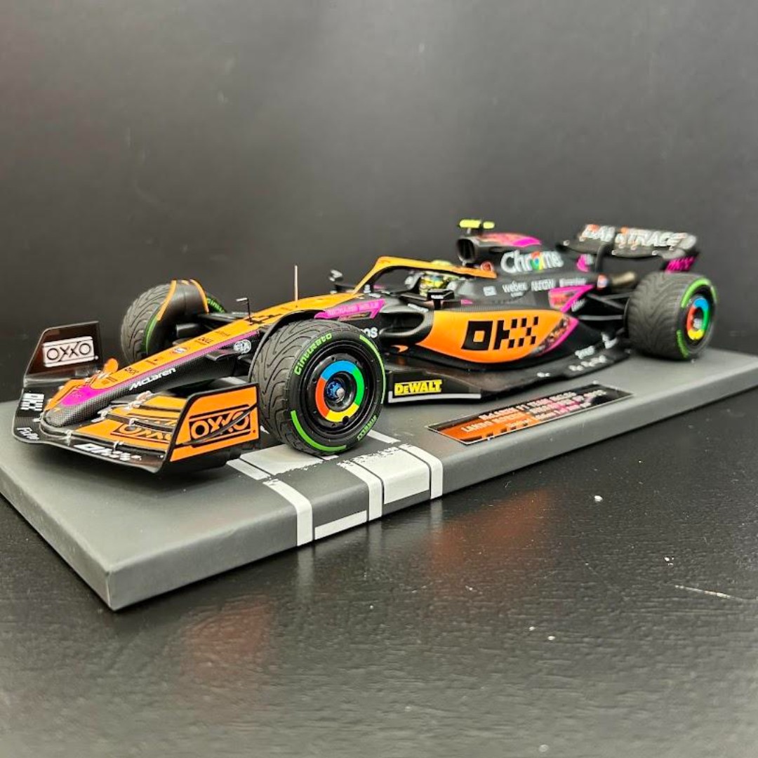 Miniatura McLaren F1 Team MCL36 – Lando Norris – Singapura GP 2022