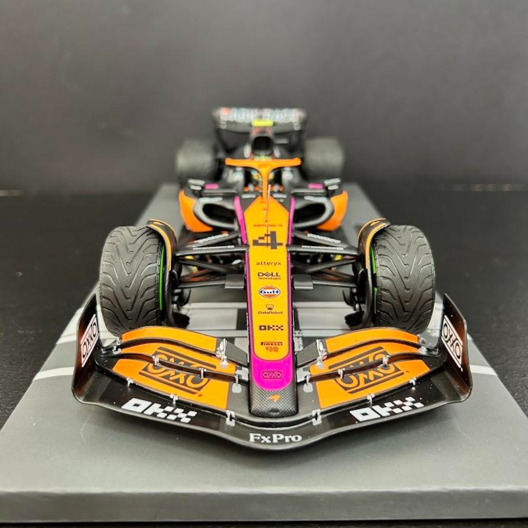 Miniatura McLaren F1 Team MCL36 – Lando Norris – Singapura GP 2022