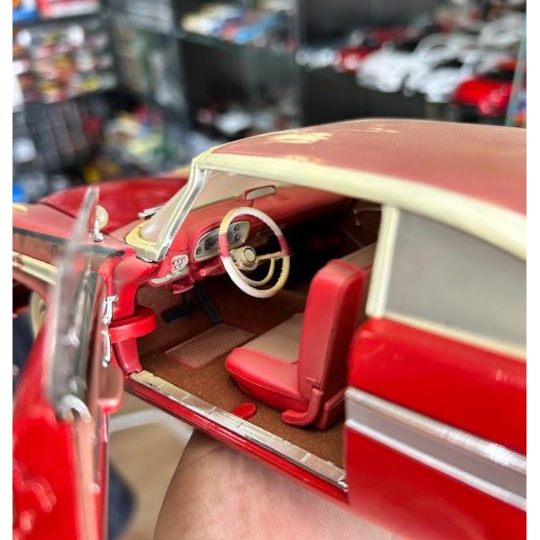 Miniatura carro Plymouth Fury Christine 1/18 com luzes - Auto