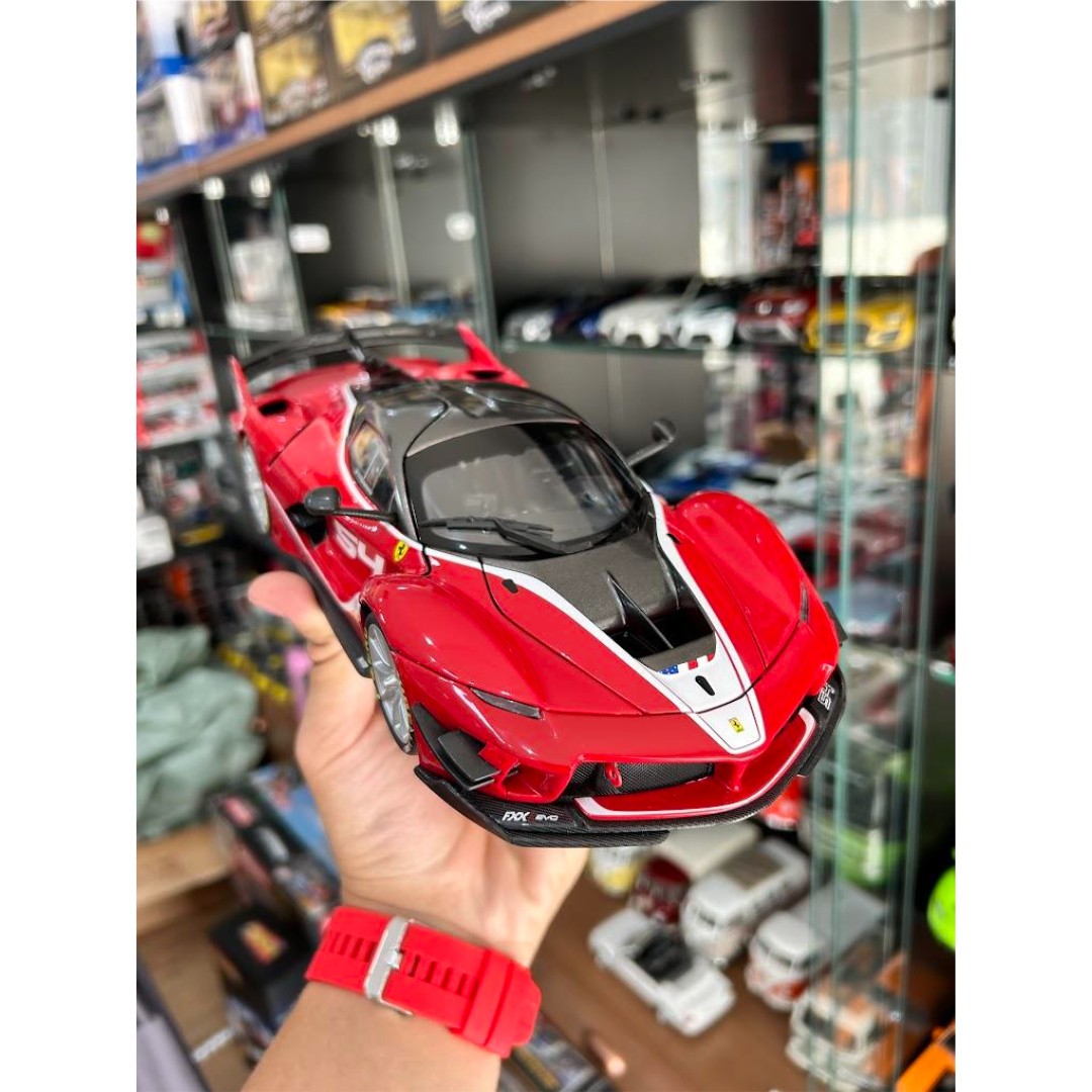 Miniatura Carro 1/18 Ferrari Fxxk Evo Burago Signature