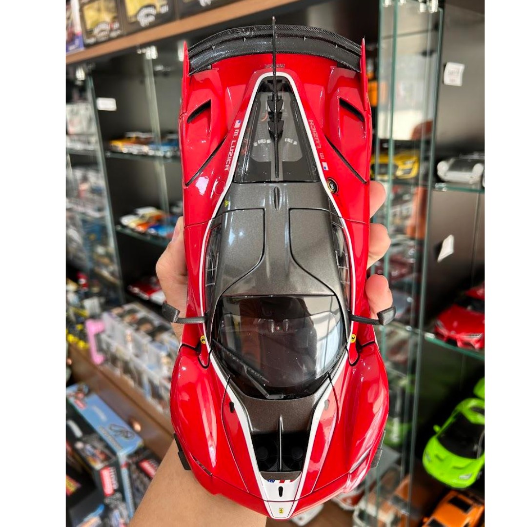 Miniatura Carro 1/18 Ferrari Fxxk Evo Burago Signature