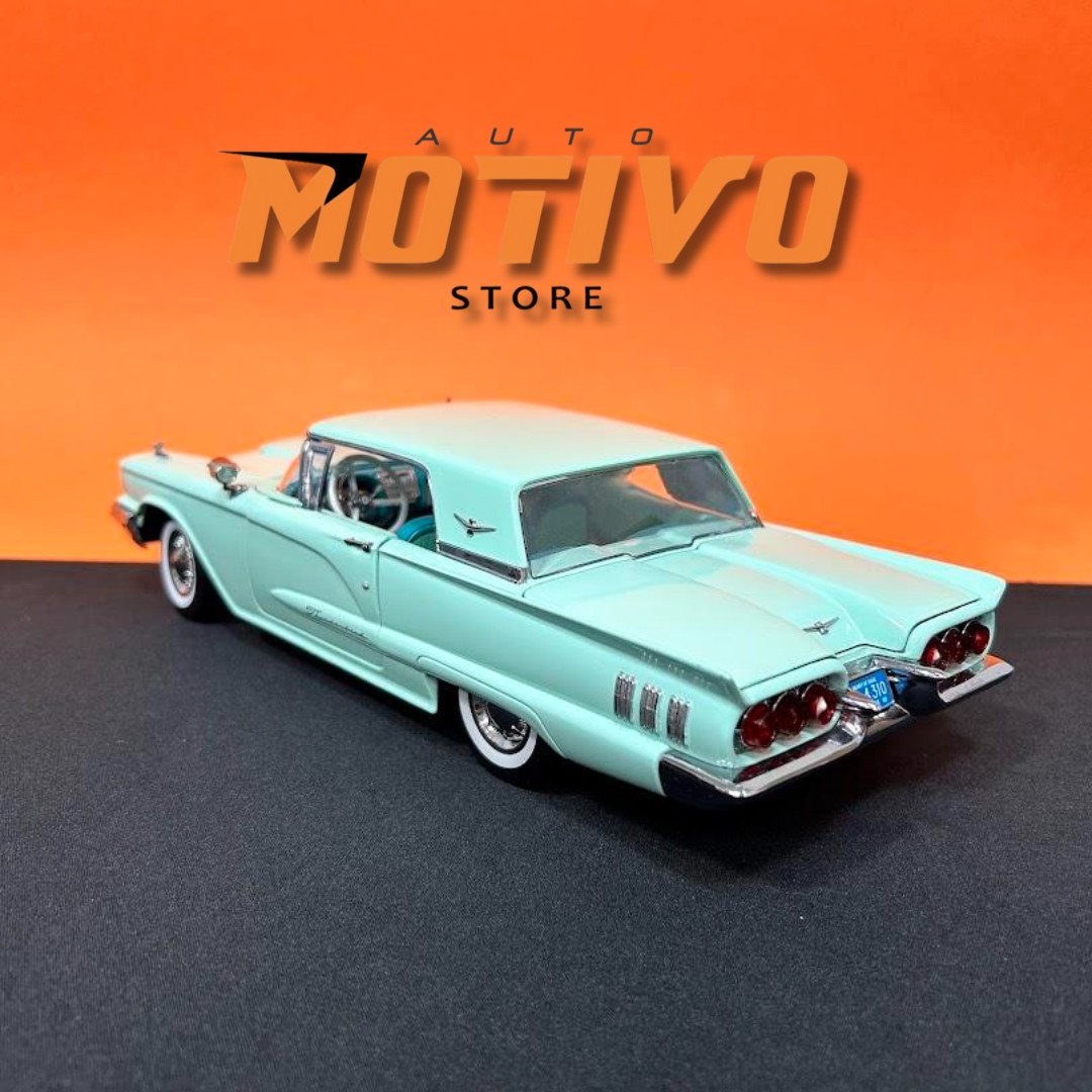 Miniatura Carro Ford Thunderbird Hard Top 1960 1/18 Sun Star