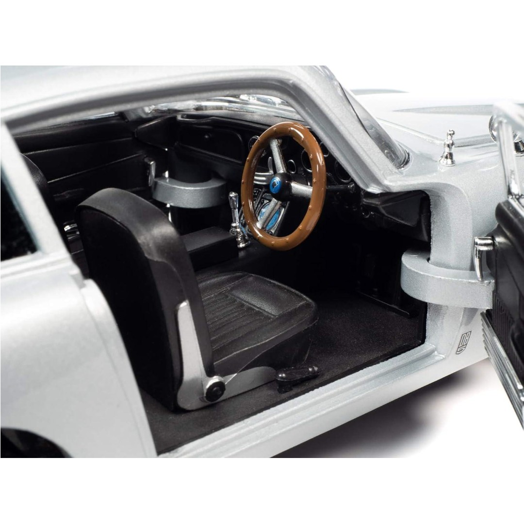 Miniatura carro Aston Martin DB5 1965- James Bond 007 1/18