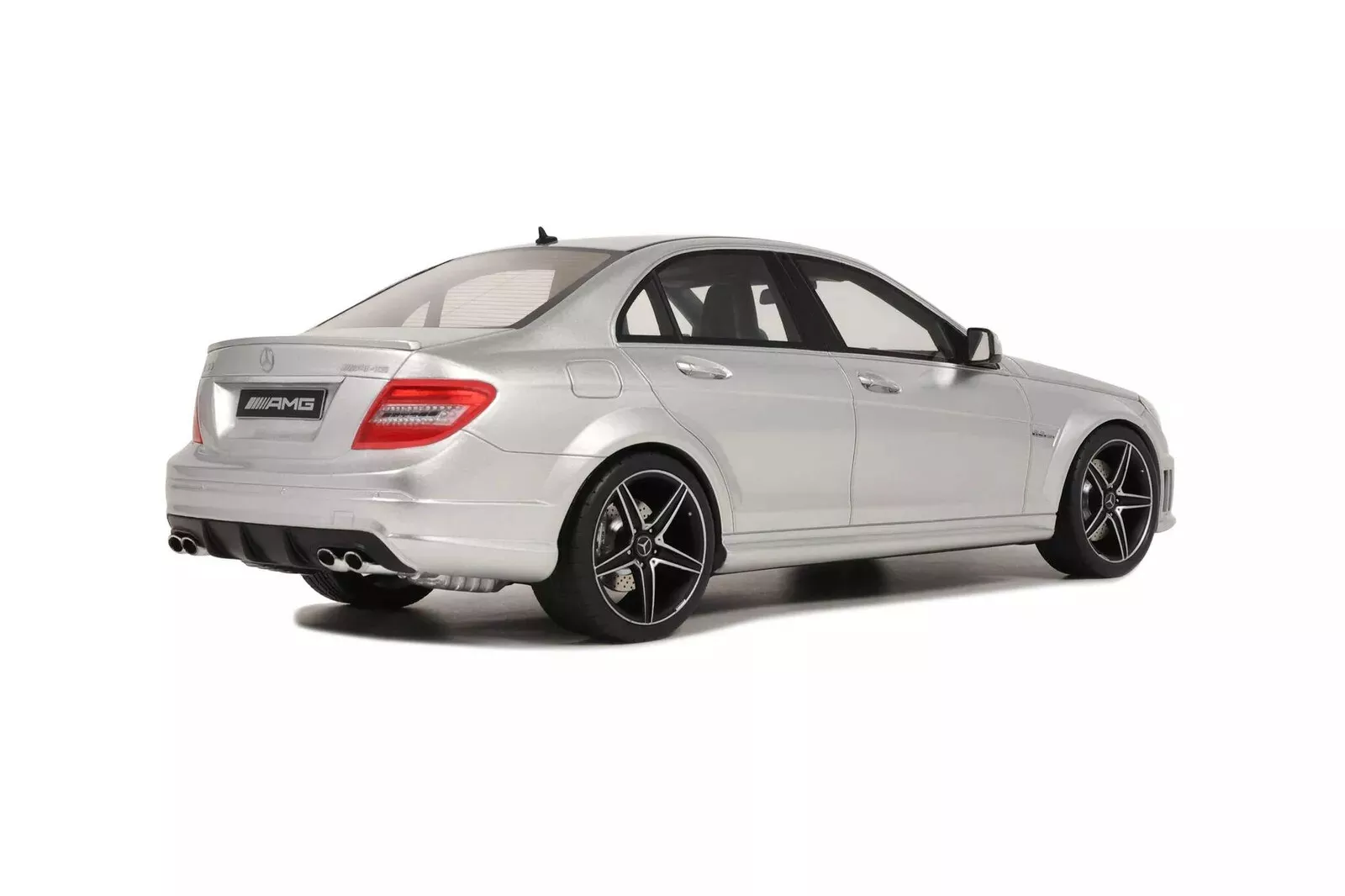 ミニカー AUTOart Mercedes-Benz C63 AMG 1/18 Miniatura carro Mercedes Benz C63 AMG Sedan 2007 - 1/18