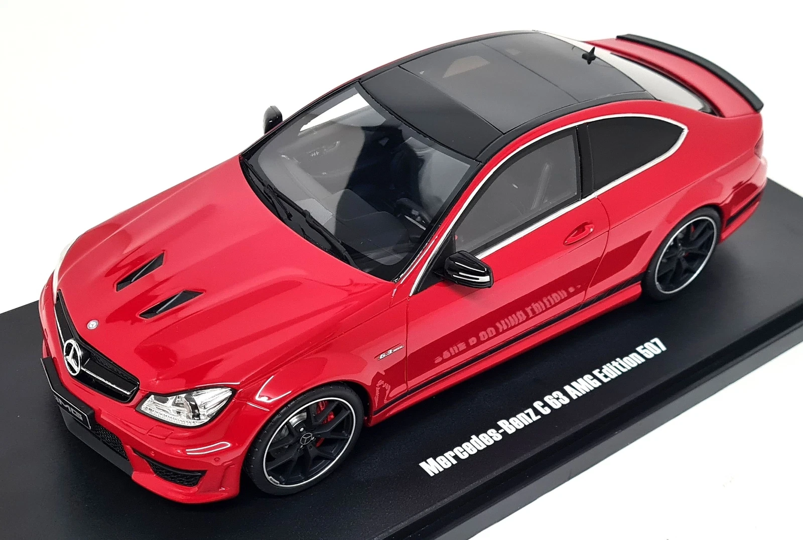 Miniatura carro Mercedes Benz C63 AMG 507 vermelho - 1/18