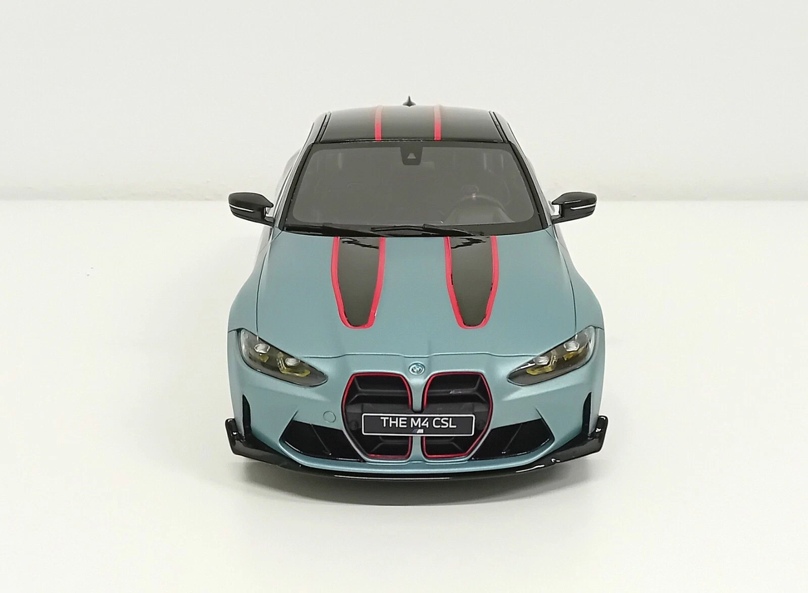 Miniatura carro BMW M4 CSL 2022 cinza - 1/18 - AutoMOTIVO Store