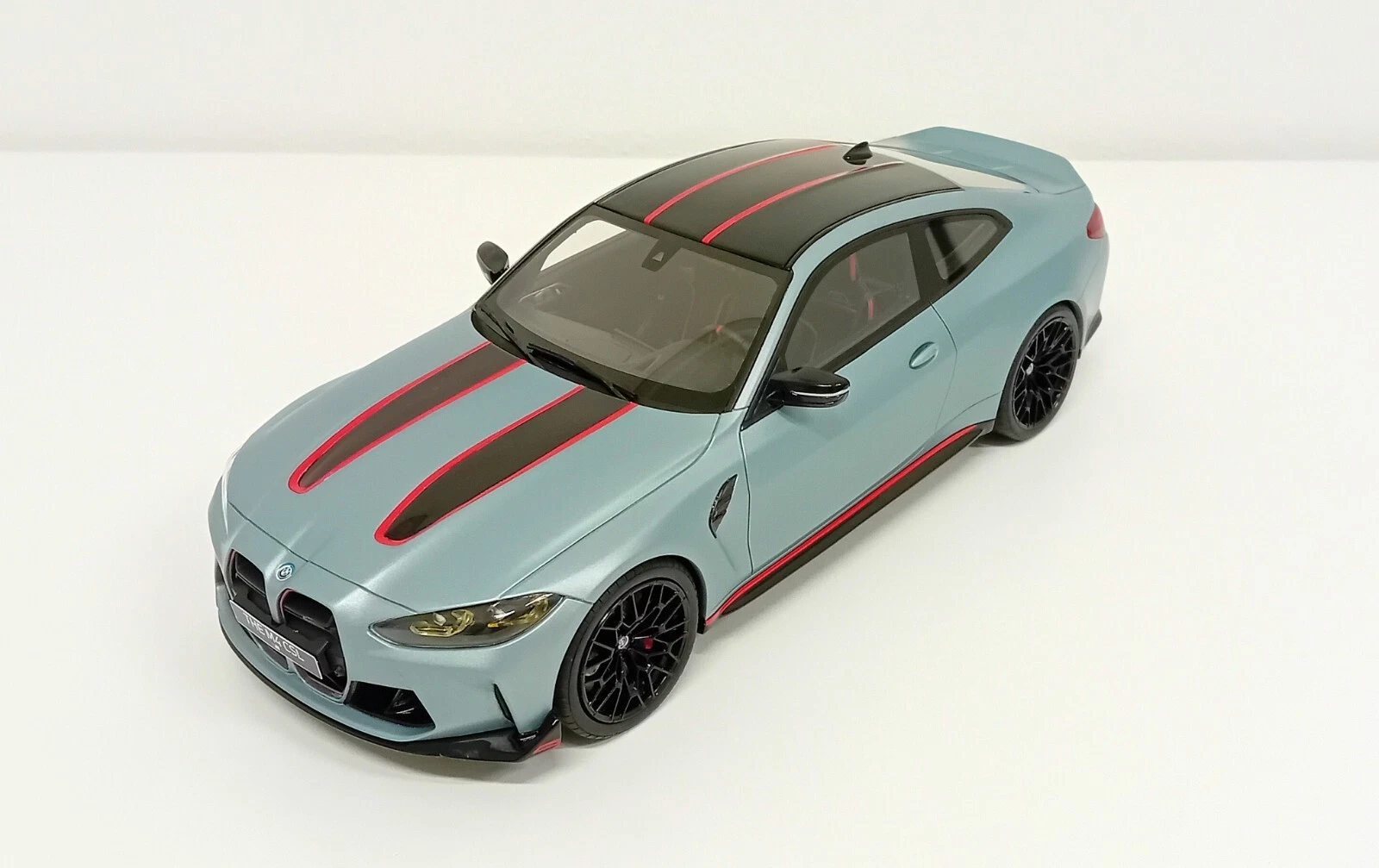 Miniatura carro BMW M4 CSL 2022 cinza - 1/18 - AutoMOTIVO Store