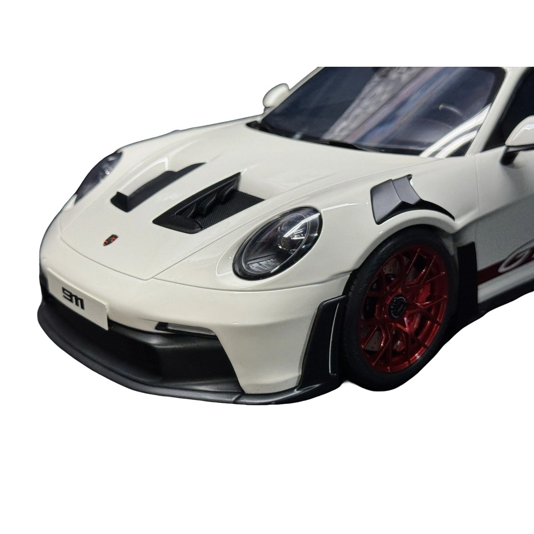 MIniatura Porsche 911 (992) GT3 RS 2022 Carrera branco 1/12