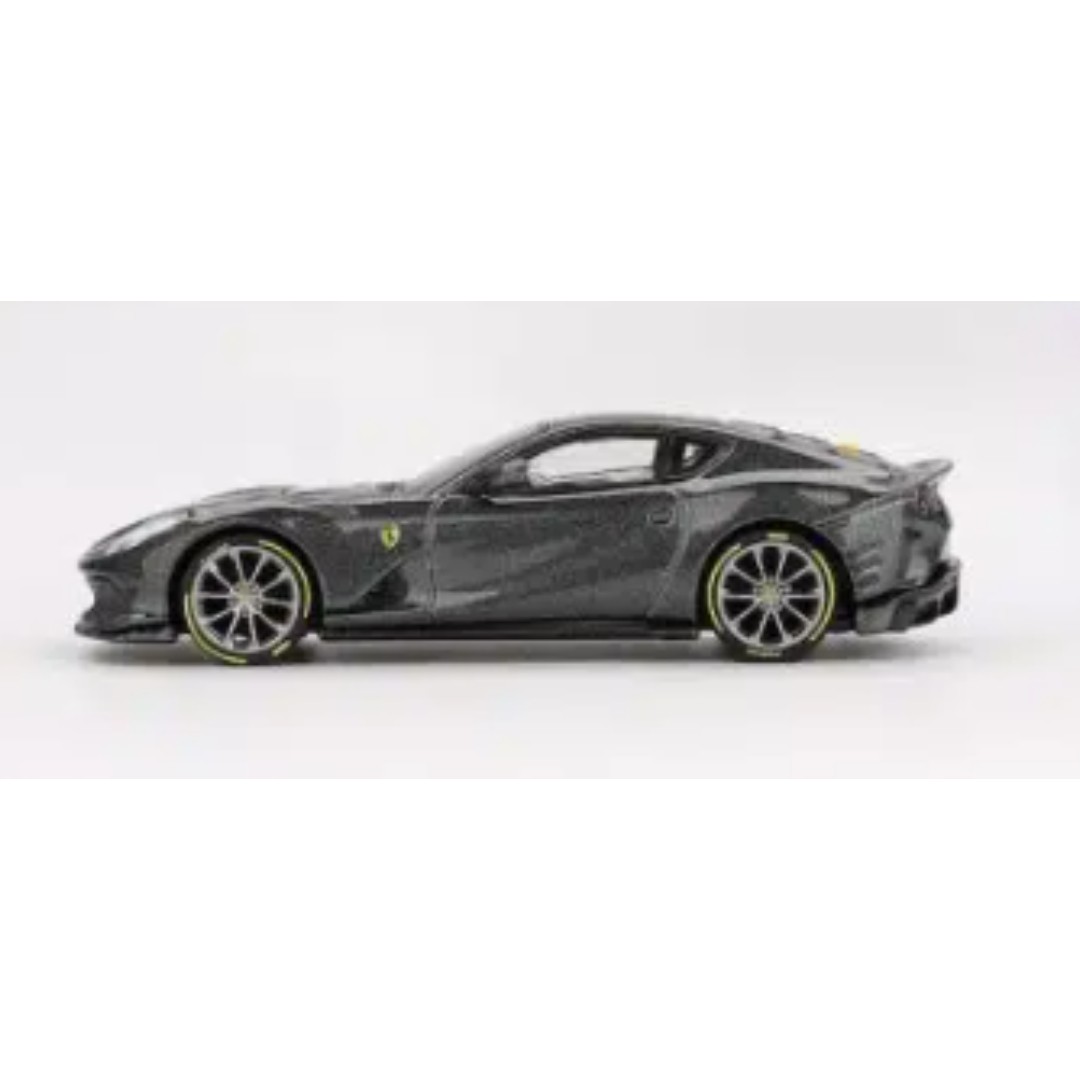 Miniatura carro Ferrari 812 Competizione BBR 1/64 - AutoMOTIVO Store