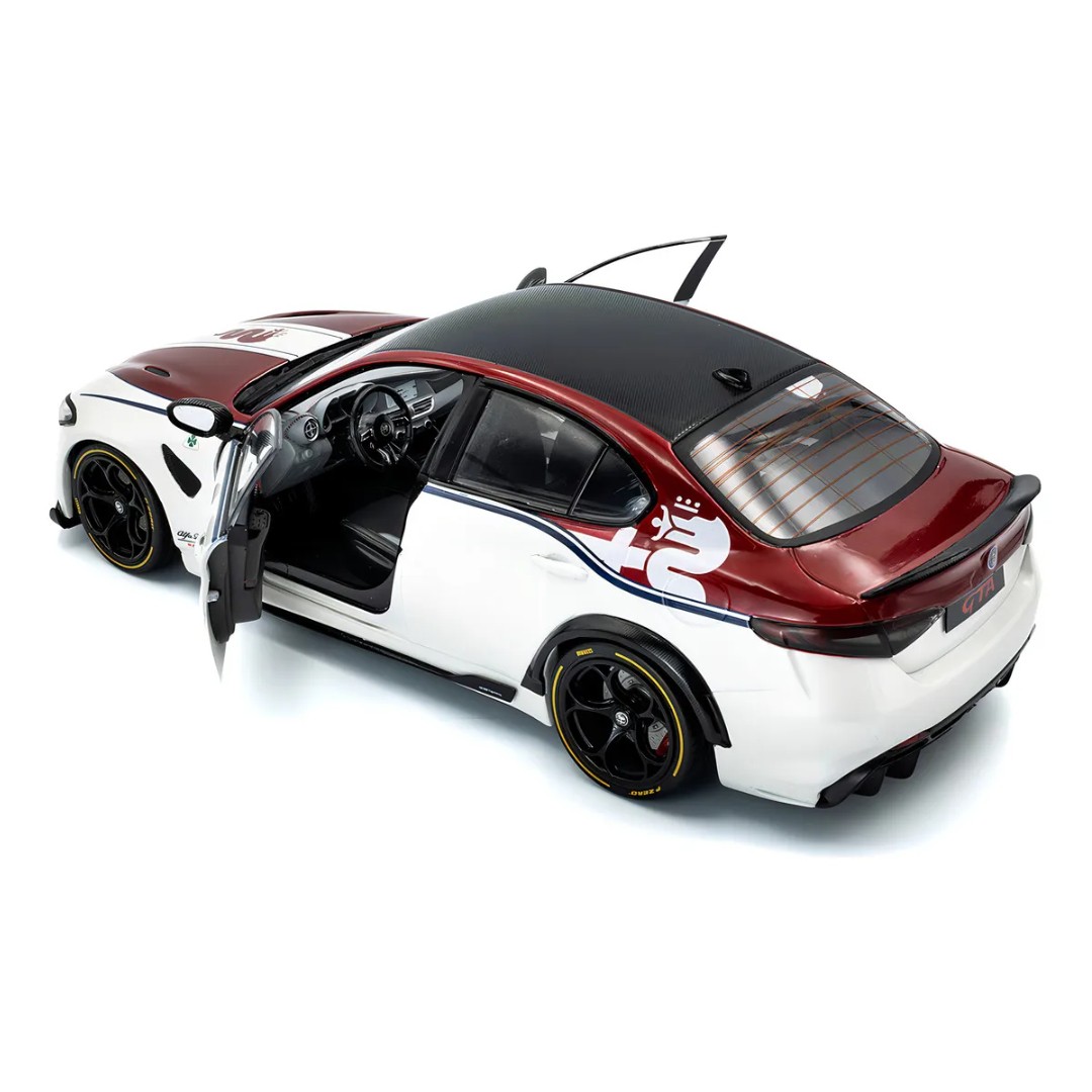 ミニカー 1/18 Alfa Romeo Giulia GTAm Miniatura 1/18 Alfa Romeo Giulia Gta M - branco e vermelho