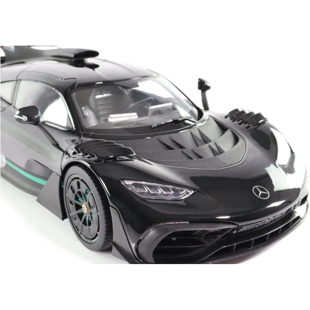 Miniatura Mercedes AMG ONE 1/18 Luz e Som + ACRÍLICO - AutoMOTIVO