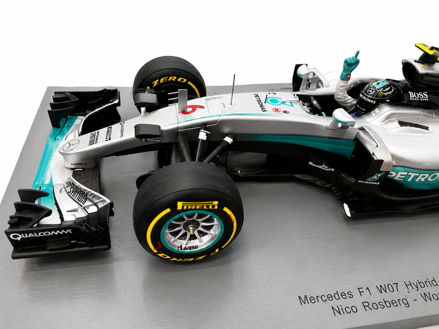 1/18 Spark メルセデス F1 W07 Hybrid 2016 アブダビ Miniatura Mercedes F1 W07 Hybrid Abu Dhabi GP 2016 1/18