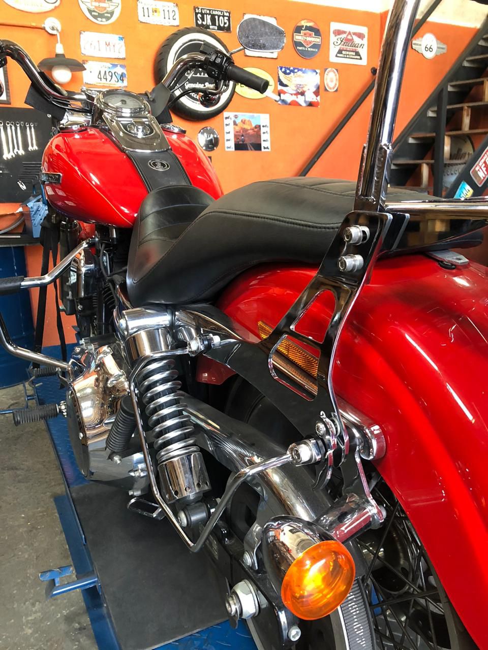 Bar Easy Rider Sissy bar Easy Rider destacável Dyna até 2017 com bagageiro - V2 Custom